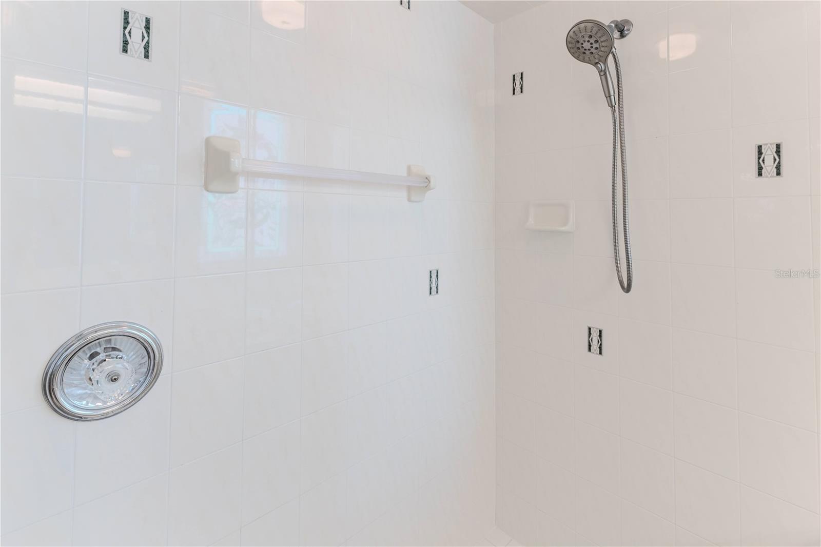 Image 37 of 81 For 5301 Legend Hills Lane