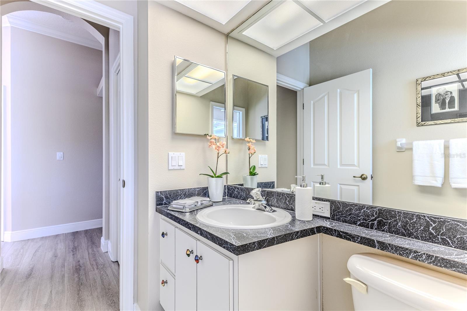 Image 43 of 81 For 5301 Legend Hills Lane