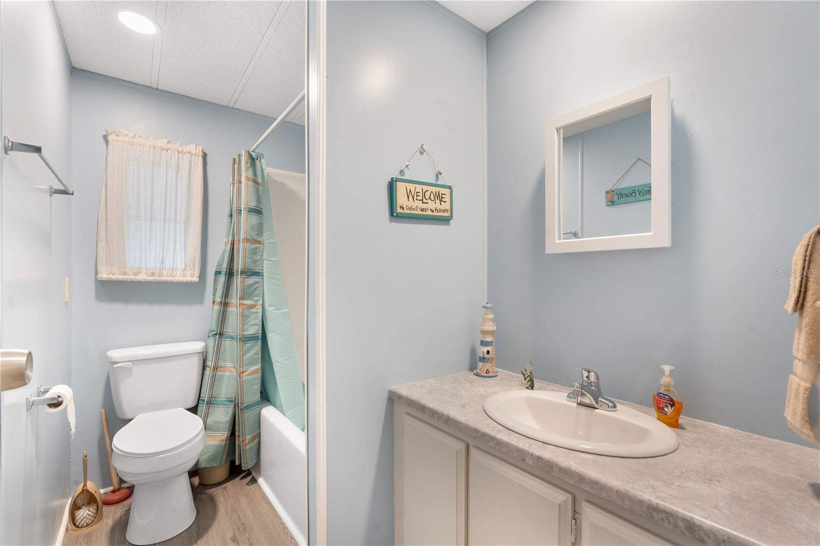 Image 16 of 31 For 16833 Harley Street