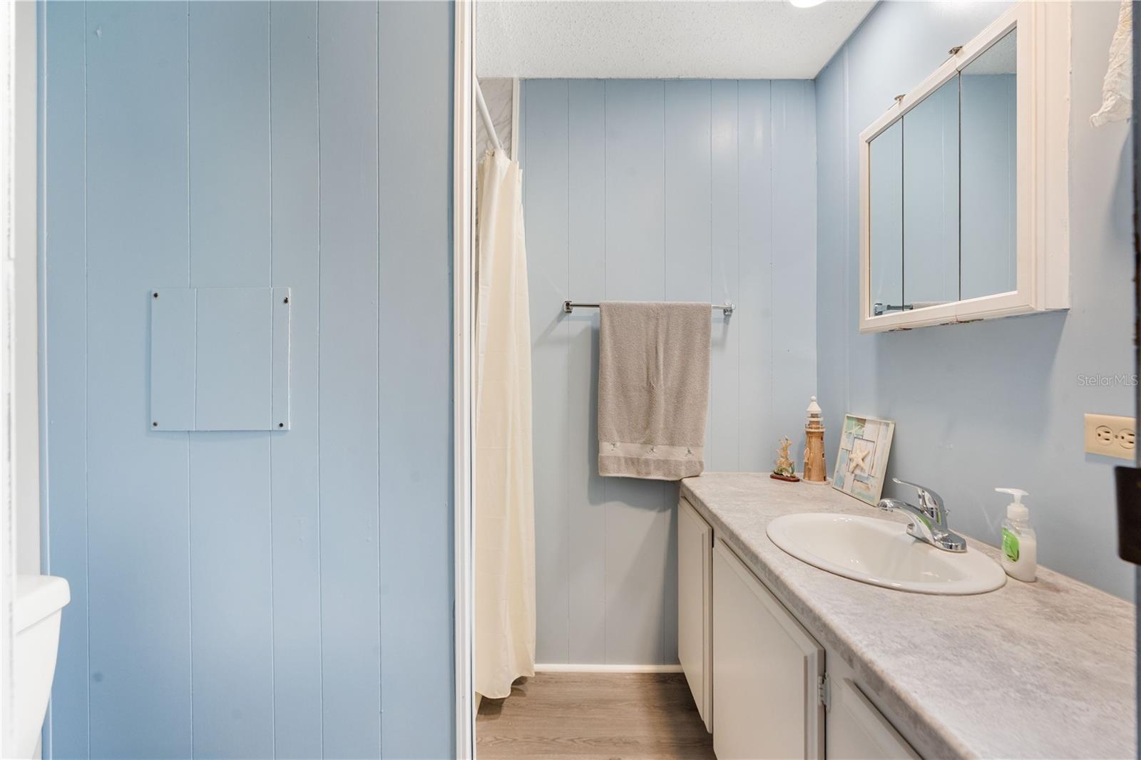 Image 19 of 31 For 16833 Harley Street