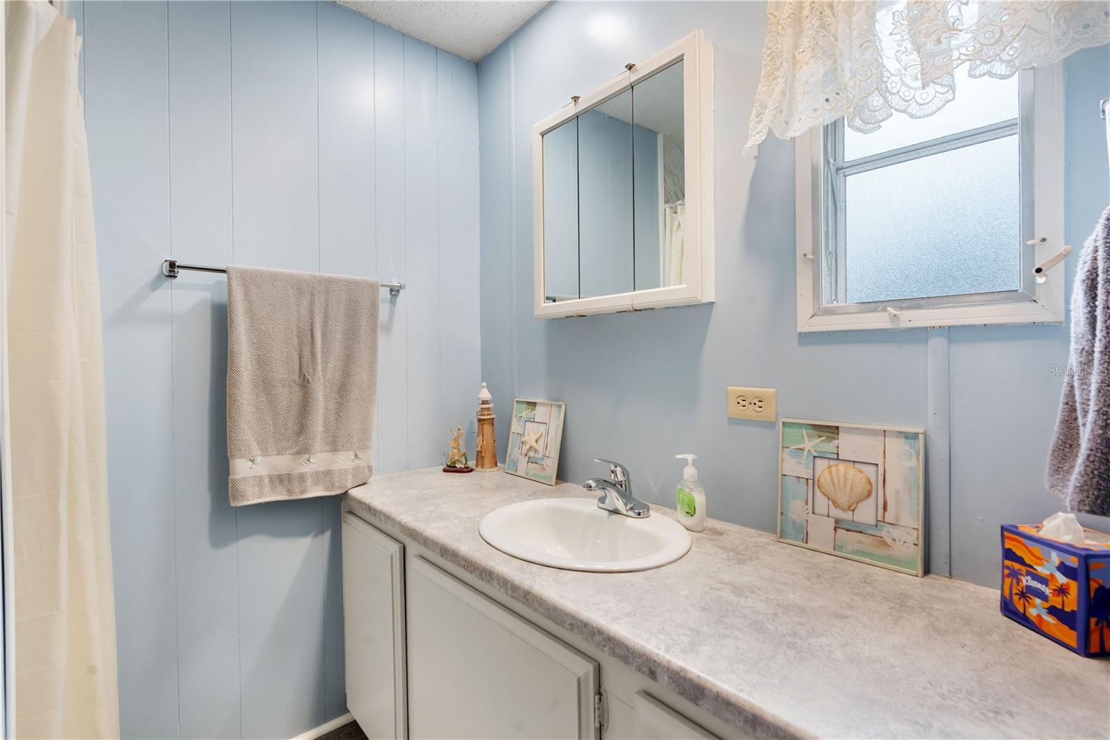 Image 20 of 31 For 16833 Harley Street