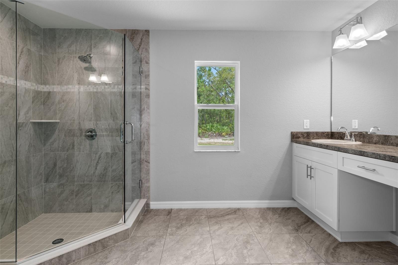 Image 17 of 30 For 12128 Petrel Avenue