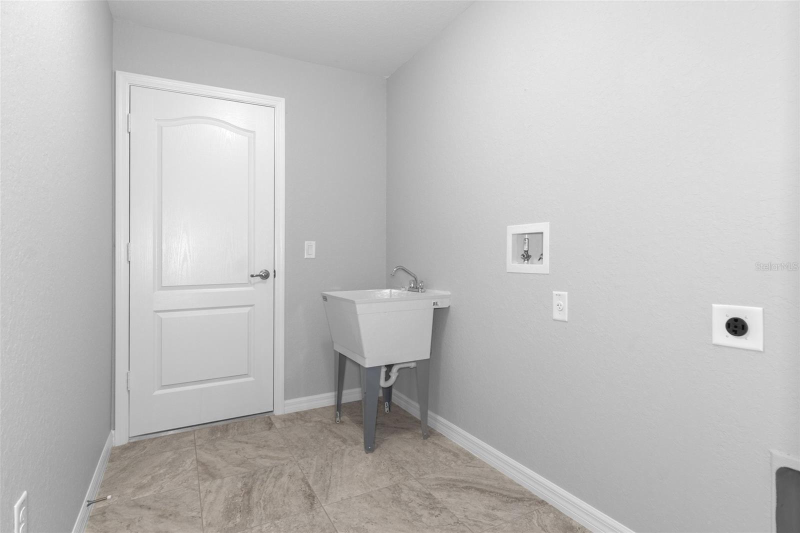 Image 22 of 30 For 12128 Petrel Avenue