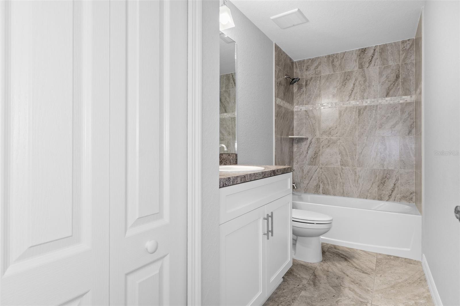 Image 23 of 30 For 12128 Petrel Avenue