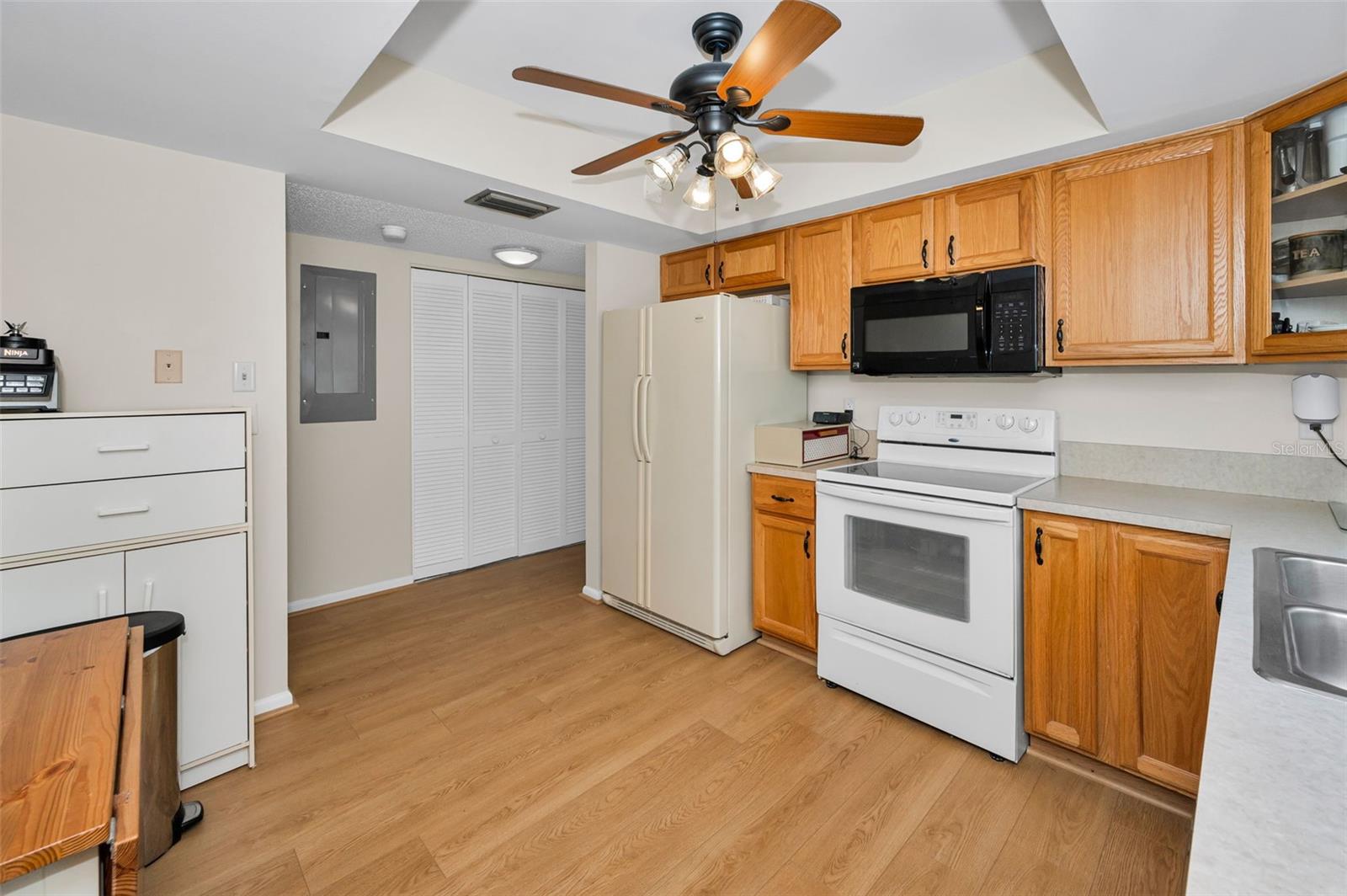 Image 16 of 58 For 2628 Barksdale Court B