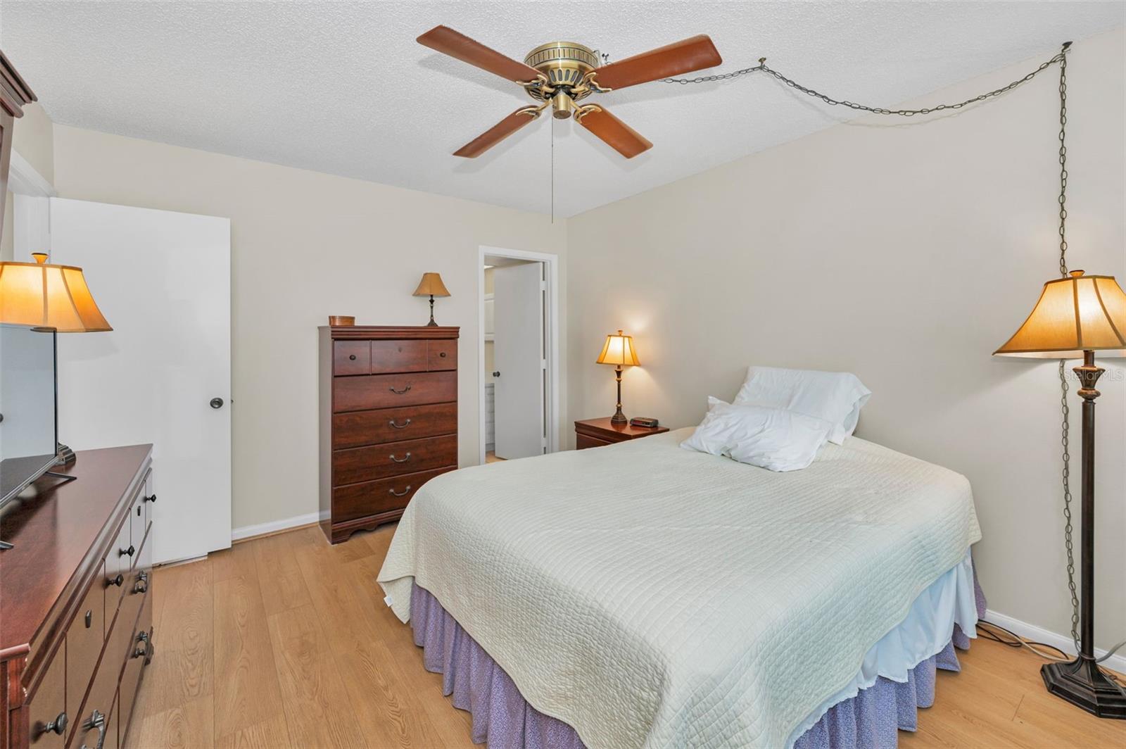 Image 17 of 58 For 2628 Barksdale Court B