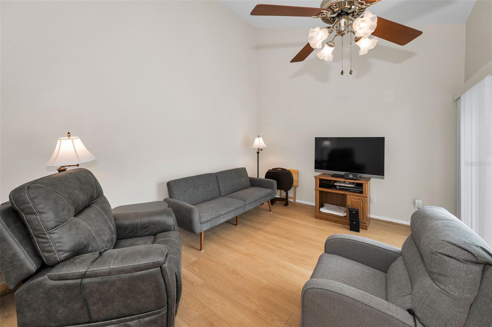 Image 8 of 58 For 2628 Barksdale Court B