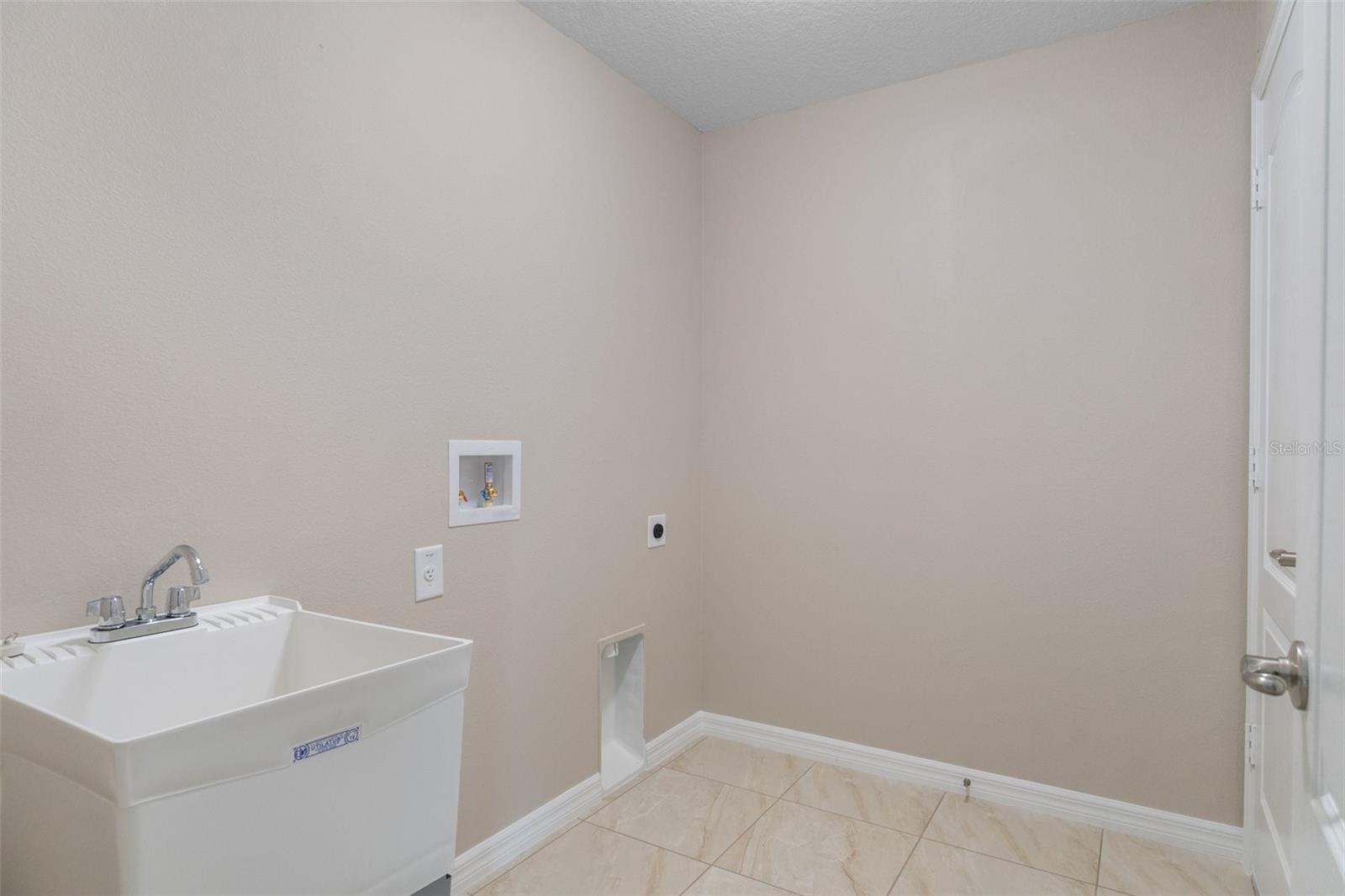 Image 42 of 45 For 11141 Jenny Wren Road