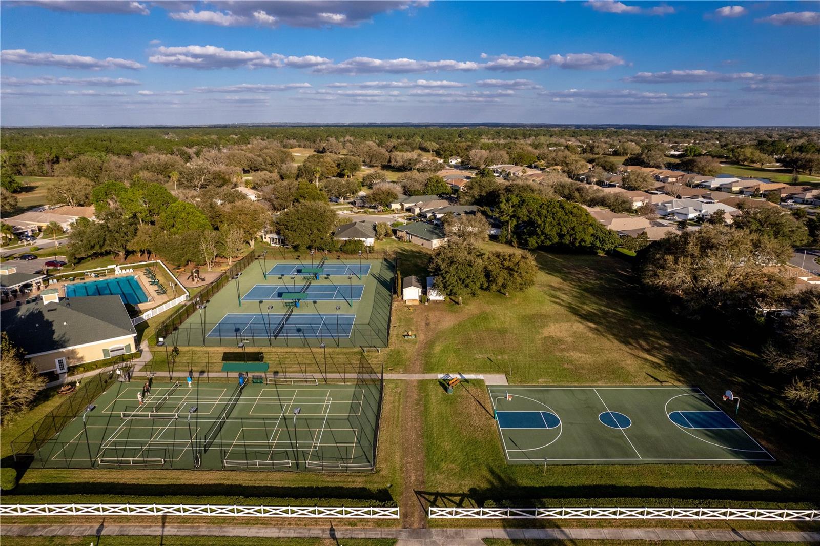 Listing photo id 47 for 5021 Championship Cup Lane