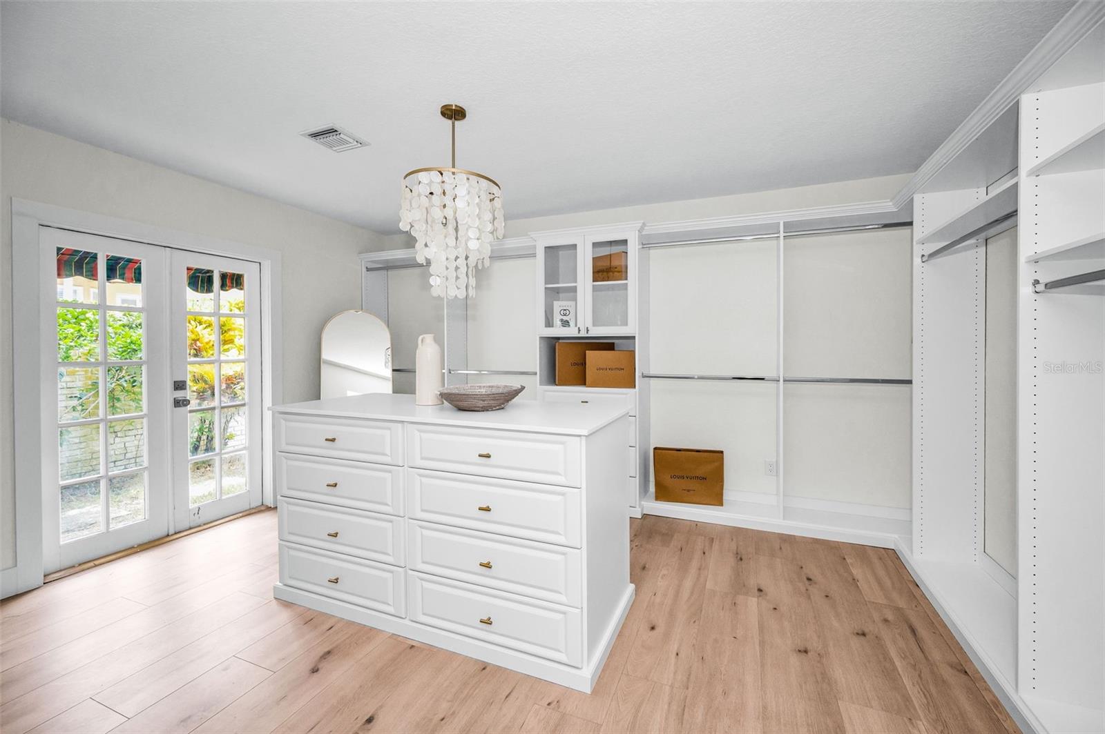 Image 10 of 51 For 409 Barbara Lane