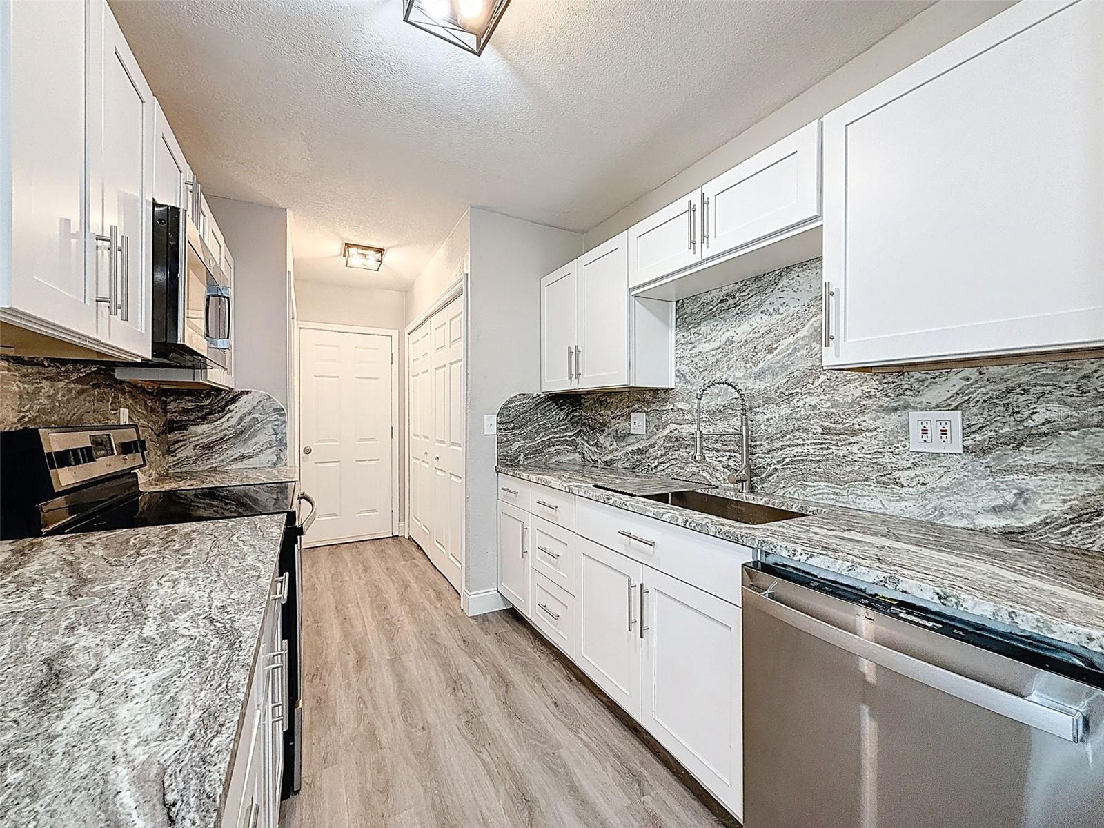 Image 11 of 34 For 6001 1st Street Ne