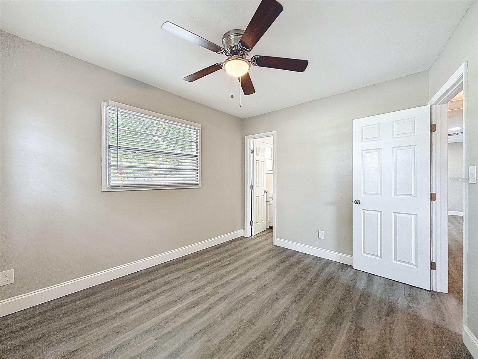 Image 18 of 34 For 6001 1st Street Ne