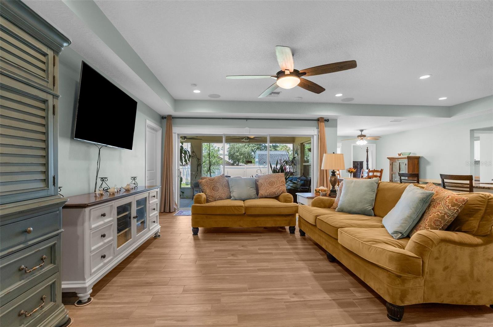Image 3 of 45 For 9863 Deer Street