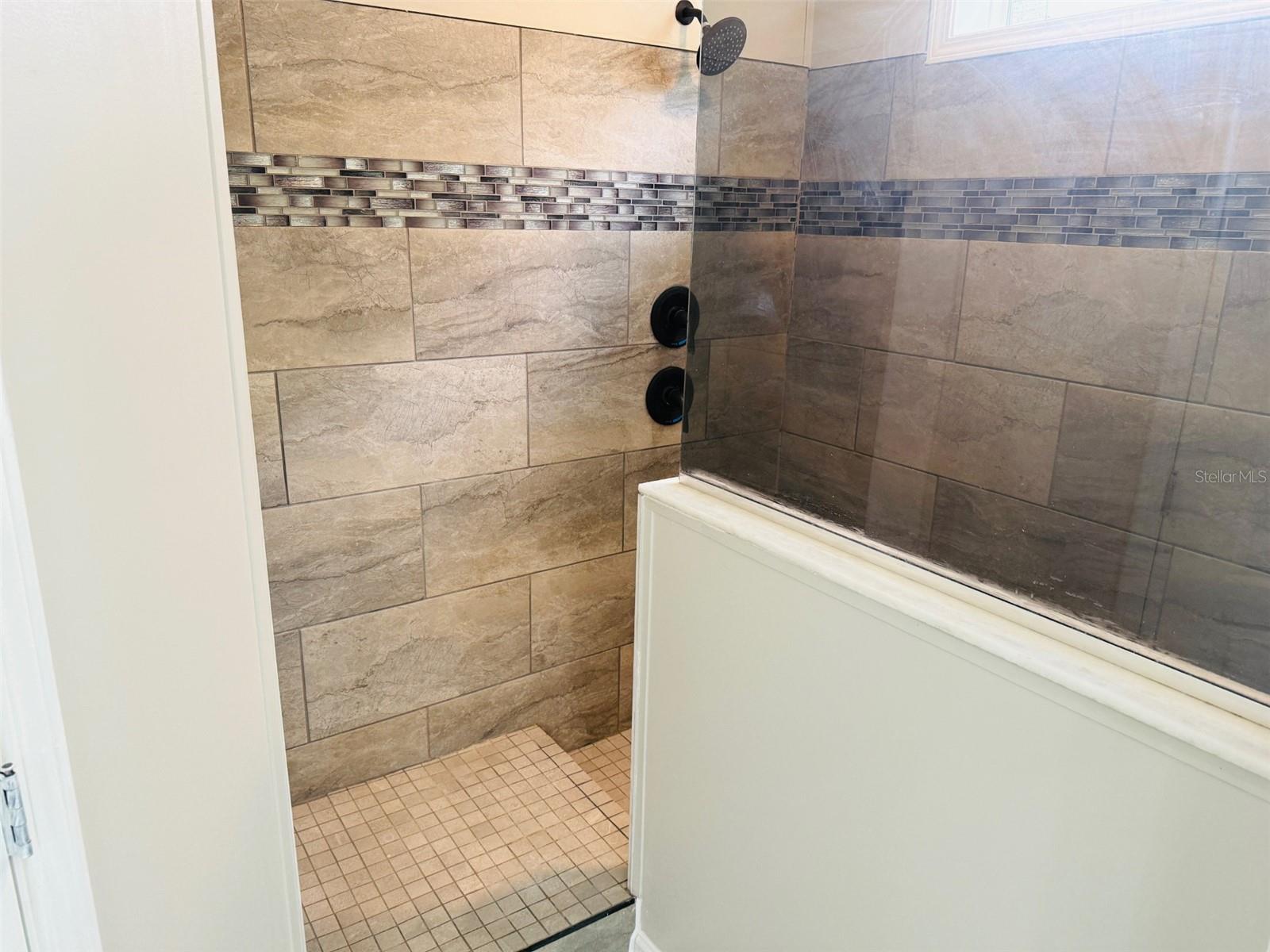 Image 16 of 26 For 5870 140th Street