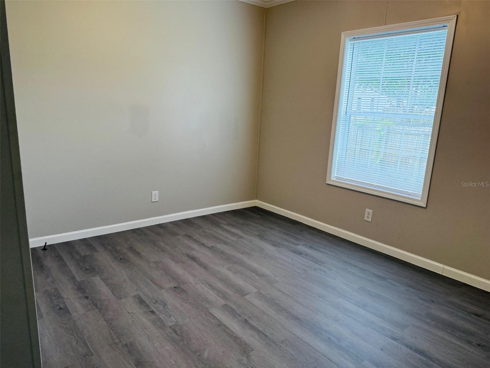 Image 18 of 26 For 5870 140th Street