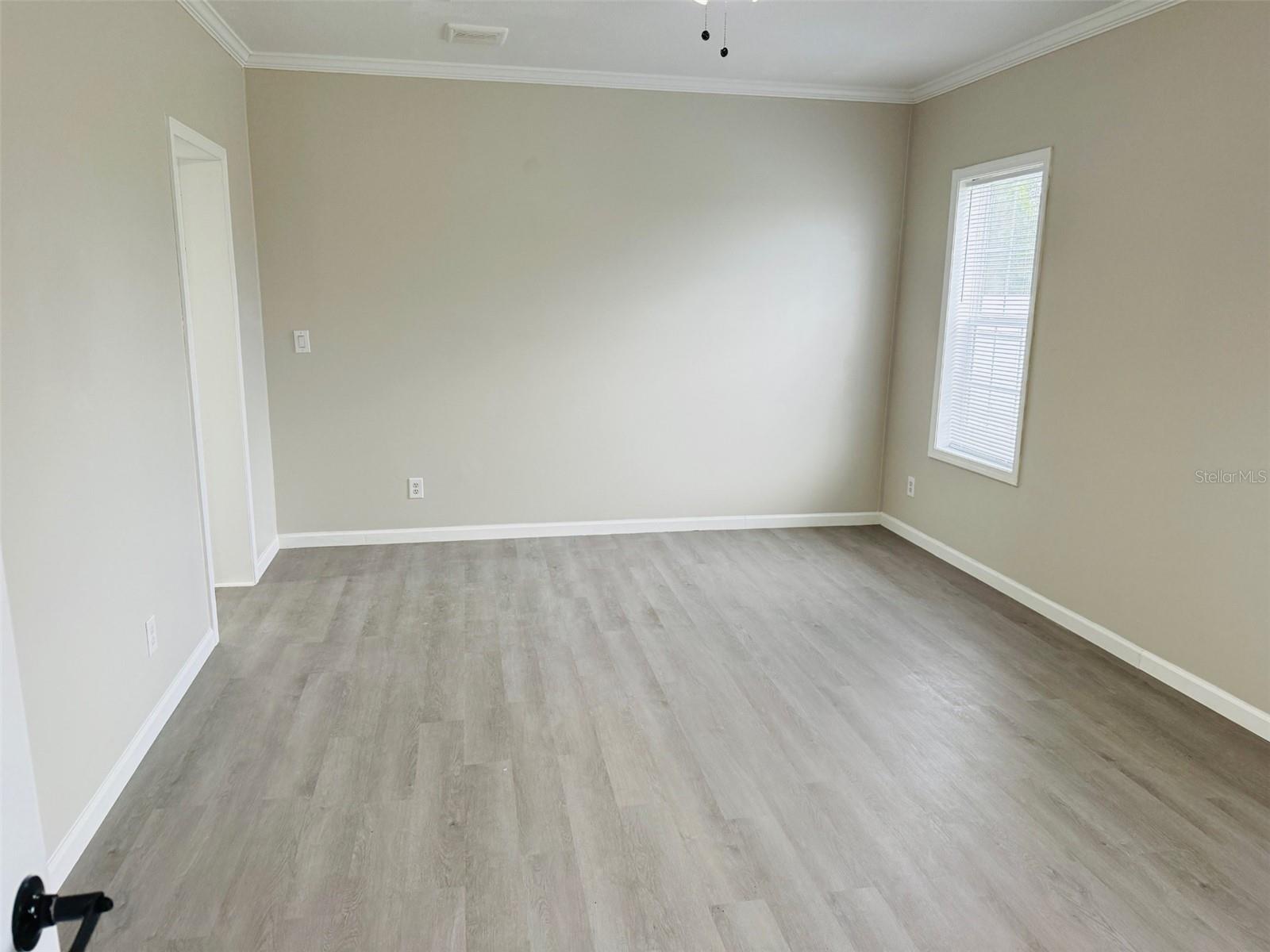 Image 21 of 26 For 5870 140th Street