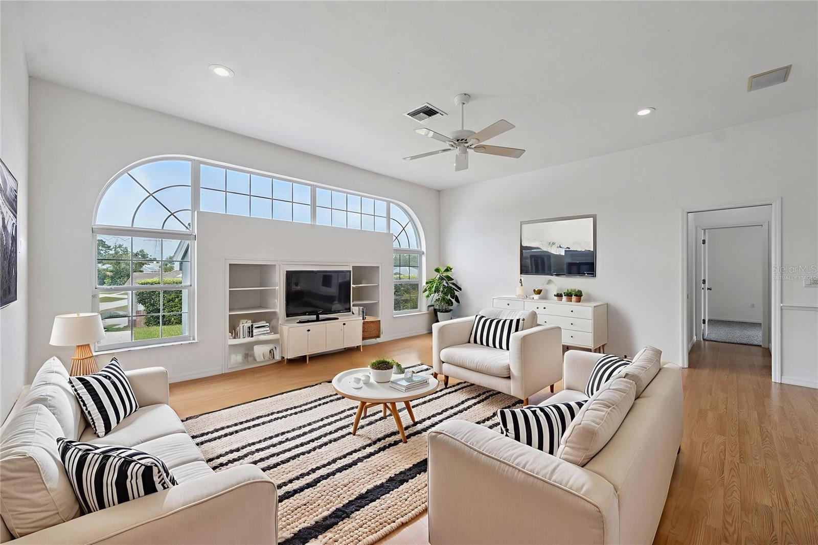 Listing photo id 19 for 6101 Krista Drive