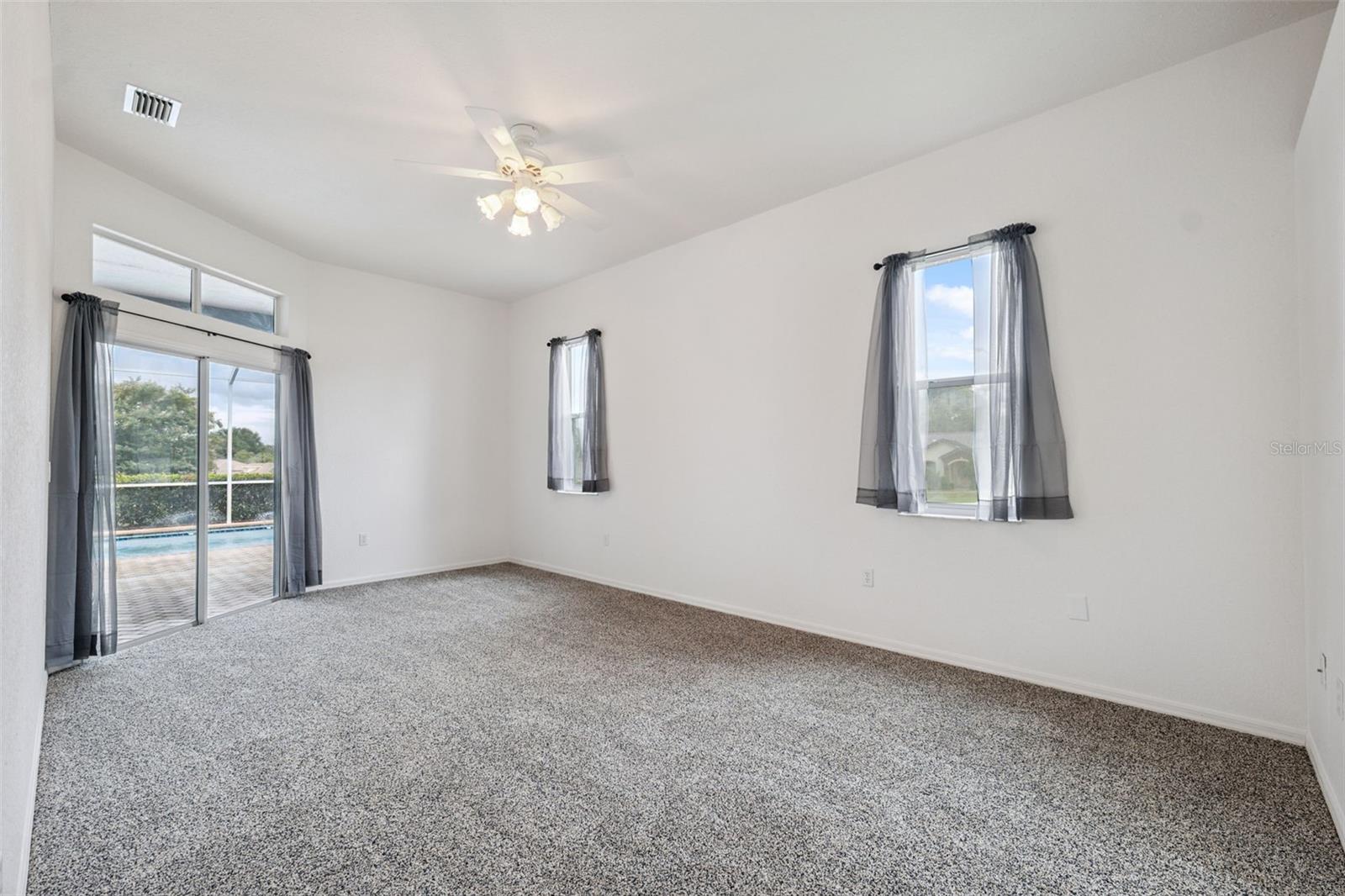 Listing photo id 26 for 6101 Krista Drive