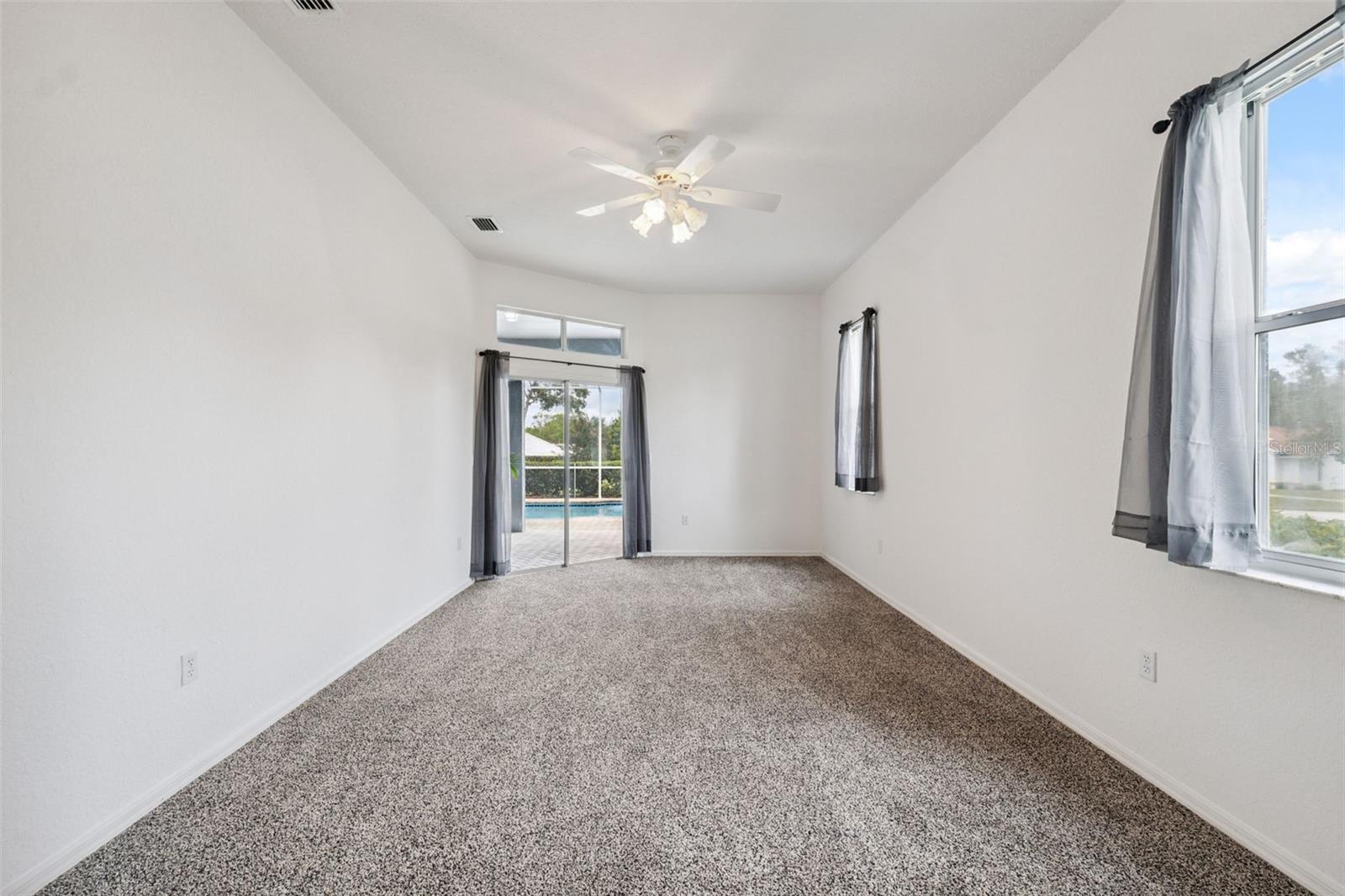 Listing photo id 27 for 6101 Krista Drive