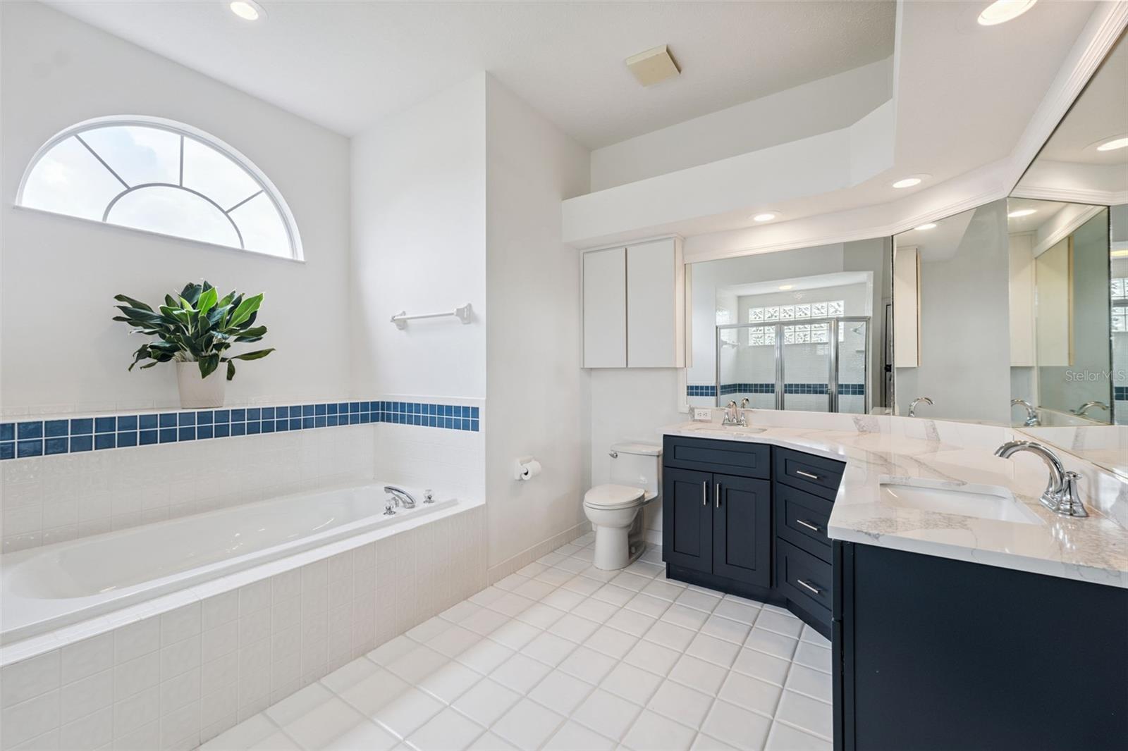 Listing photo id 29 for 6101 Krista Drive