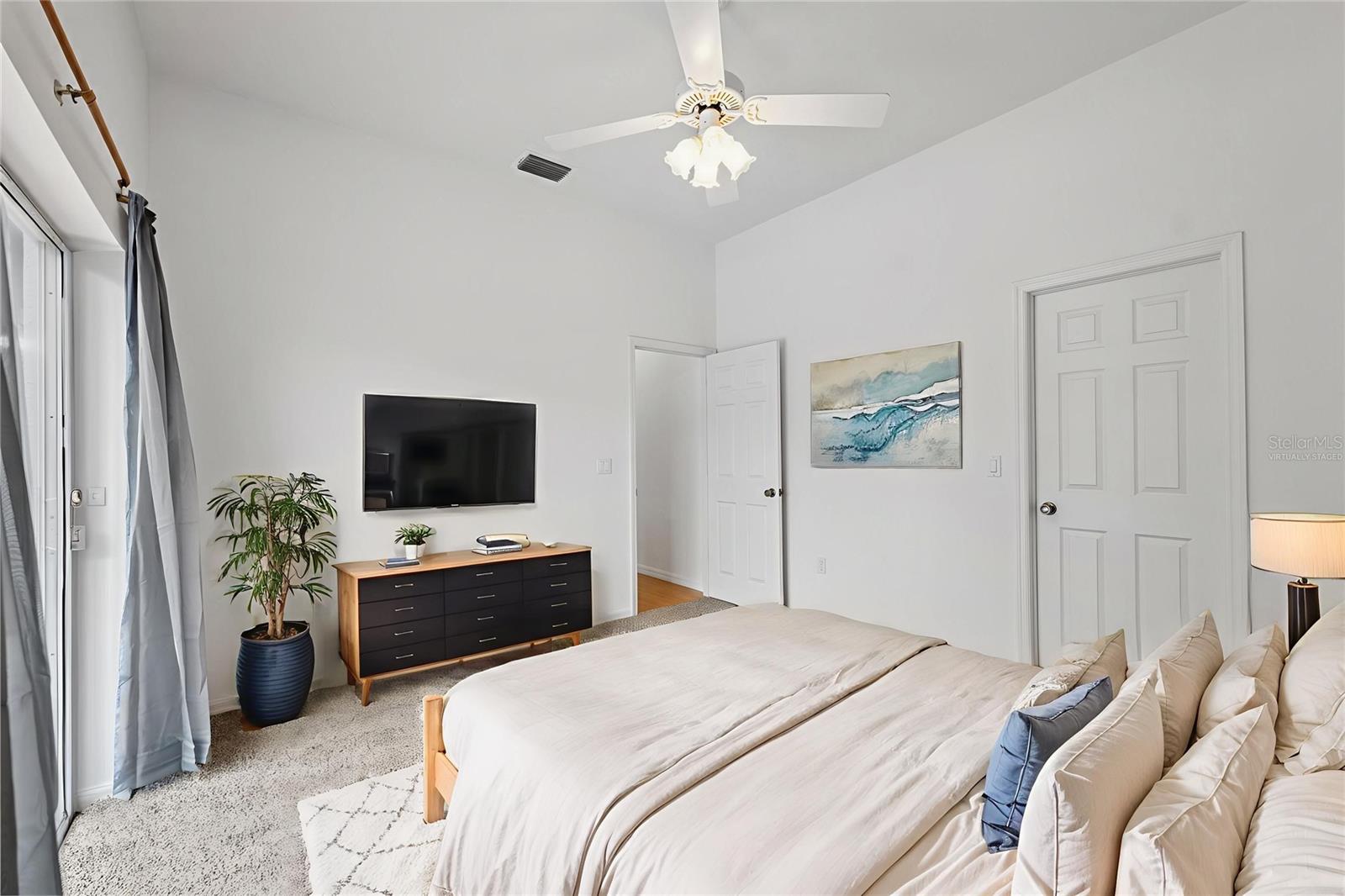 Listing photo id 36 for 6101 Krista Drive