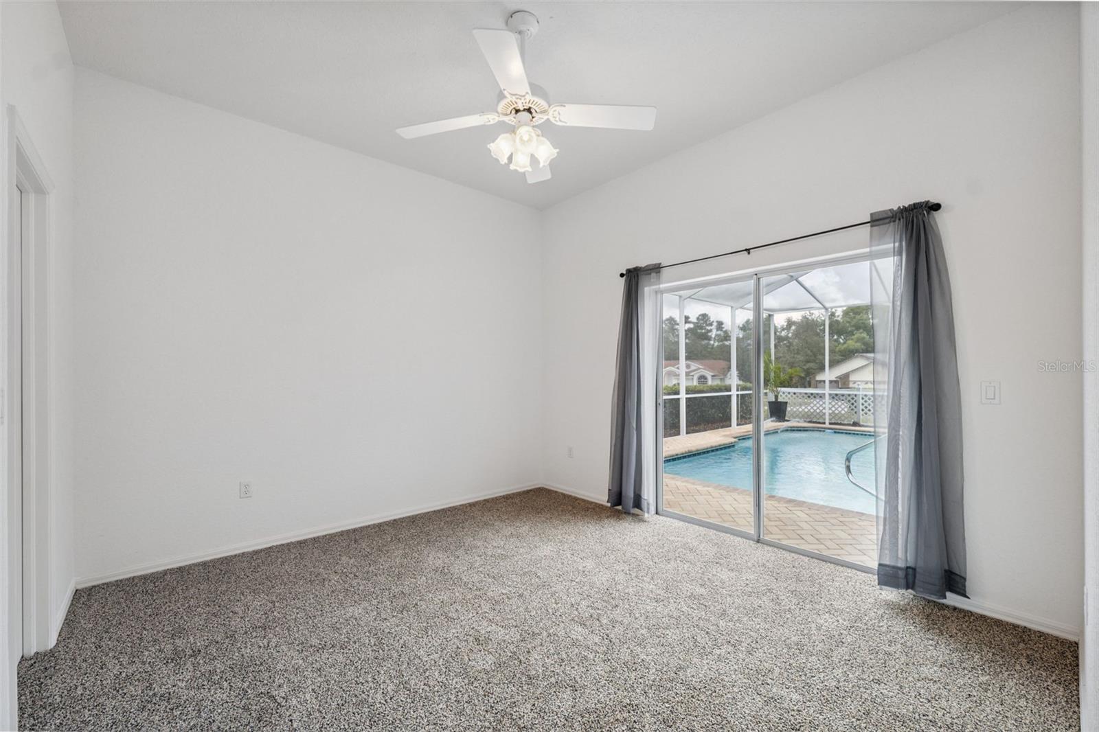 Listing photo id 38 for 6101 Krista Drive