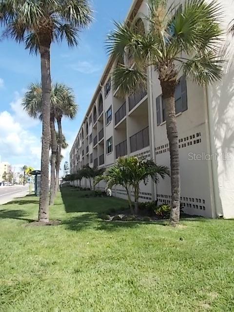 Image 3 of 37 For 14001 Gulf Boulevard 407
