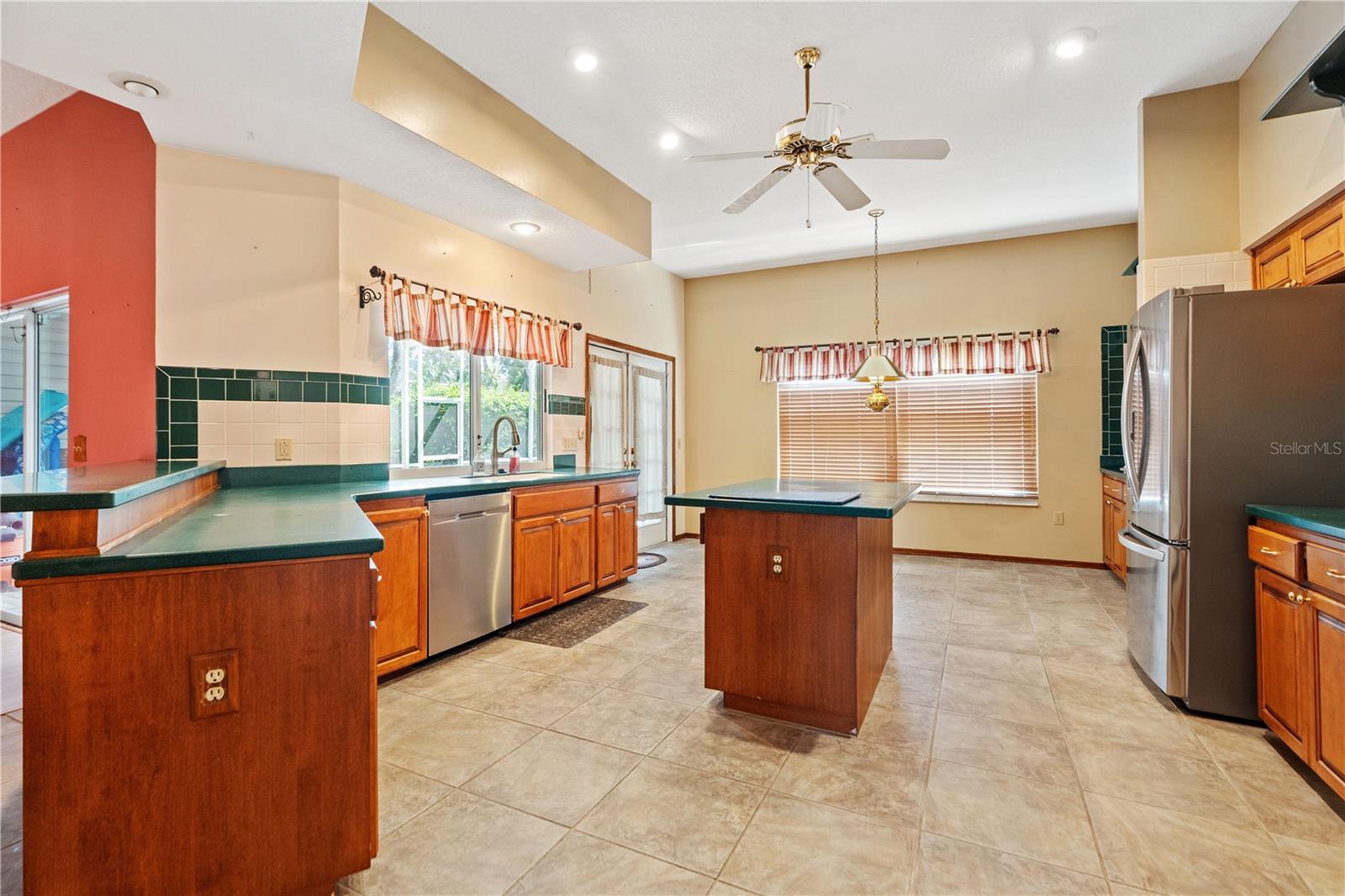 Listing photo id 10 for 8057 Moonlight Lane