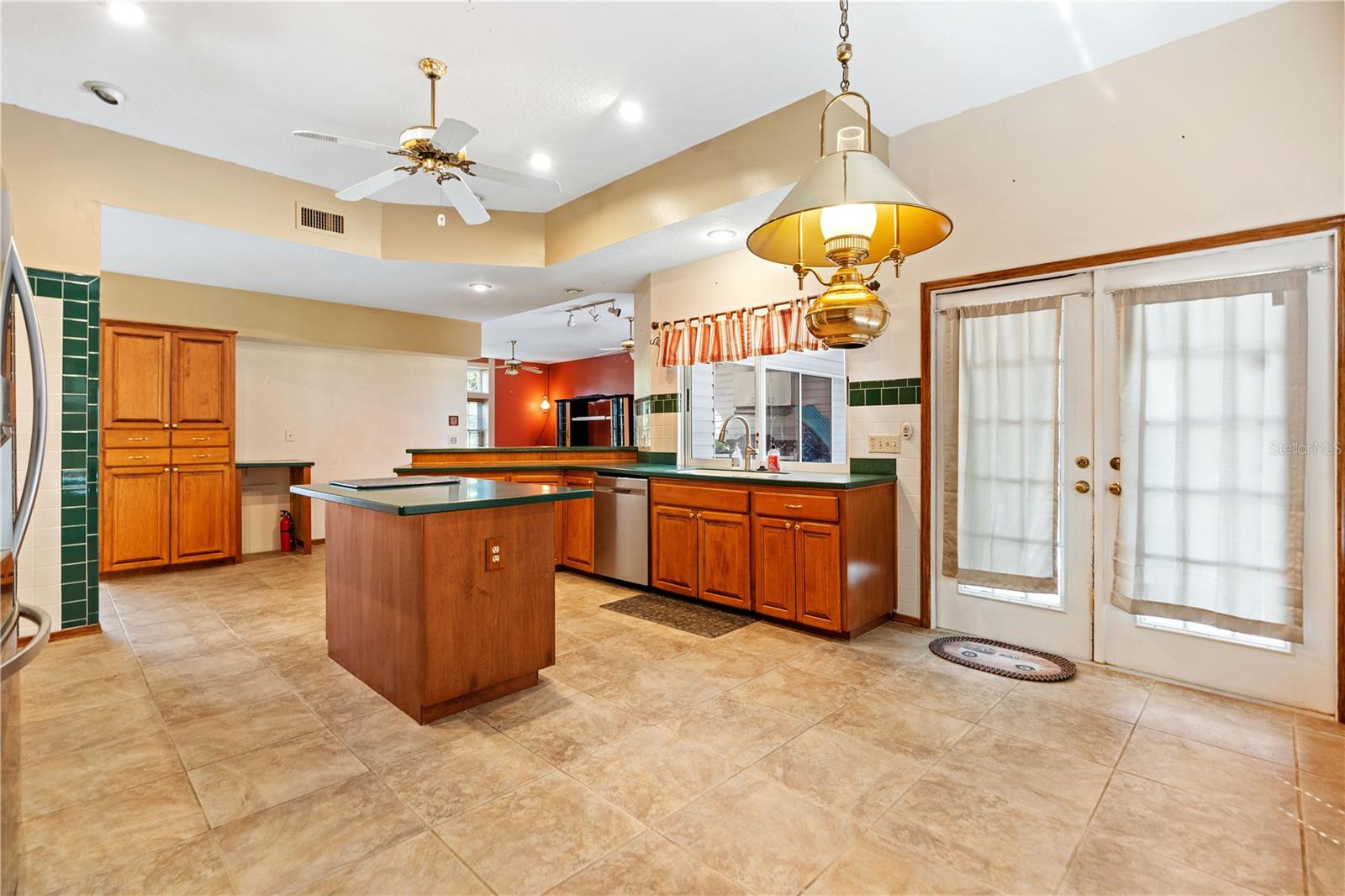 Listing photo id 11 for 8057 Moonlight Lane
