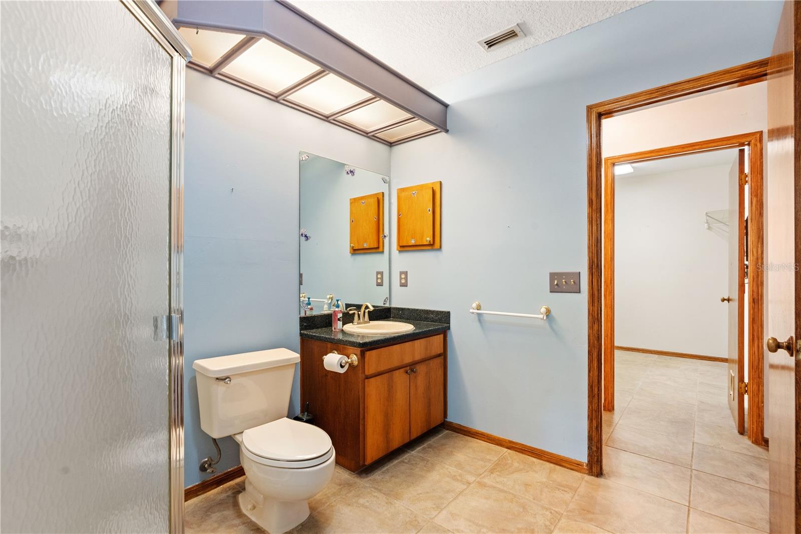 Listing photo id 13 for 8057 Moonlight Lane