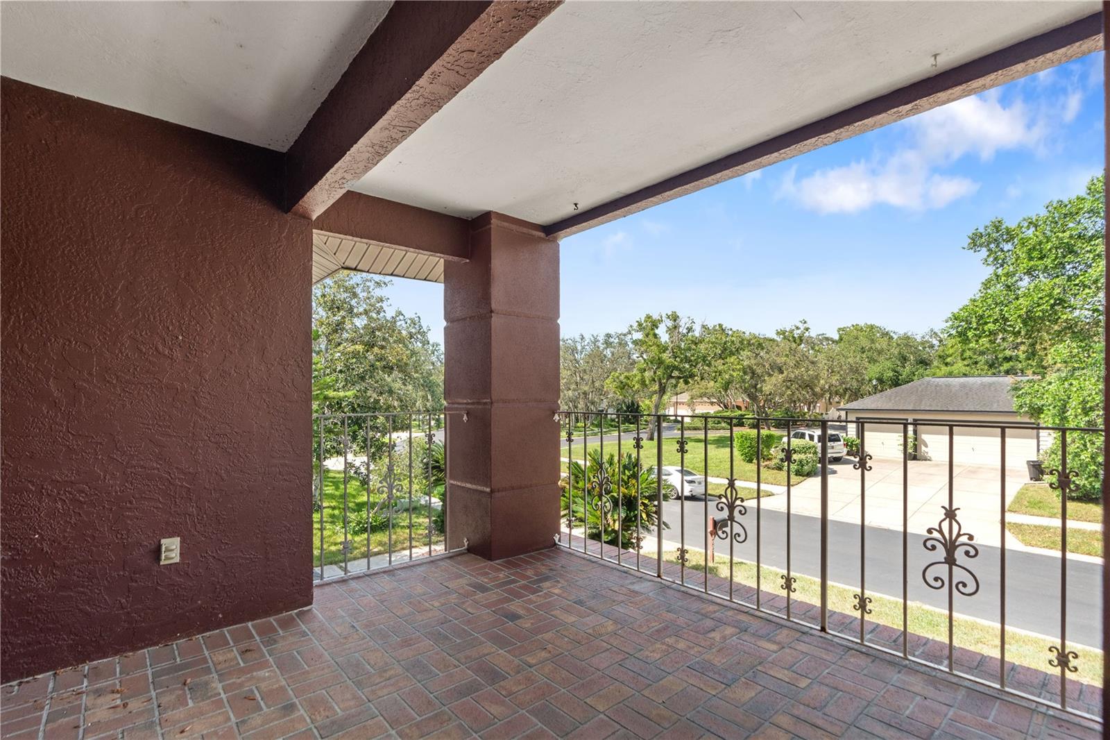 Listing photo id 21 for 8057 Moonlight Lane
