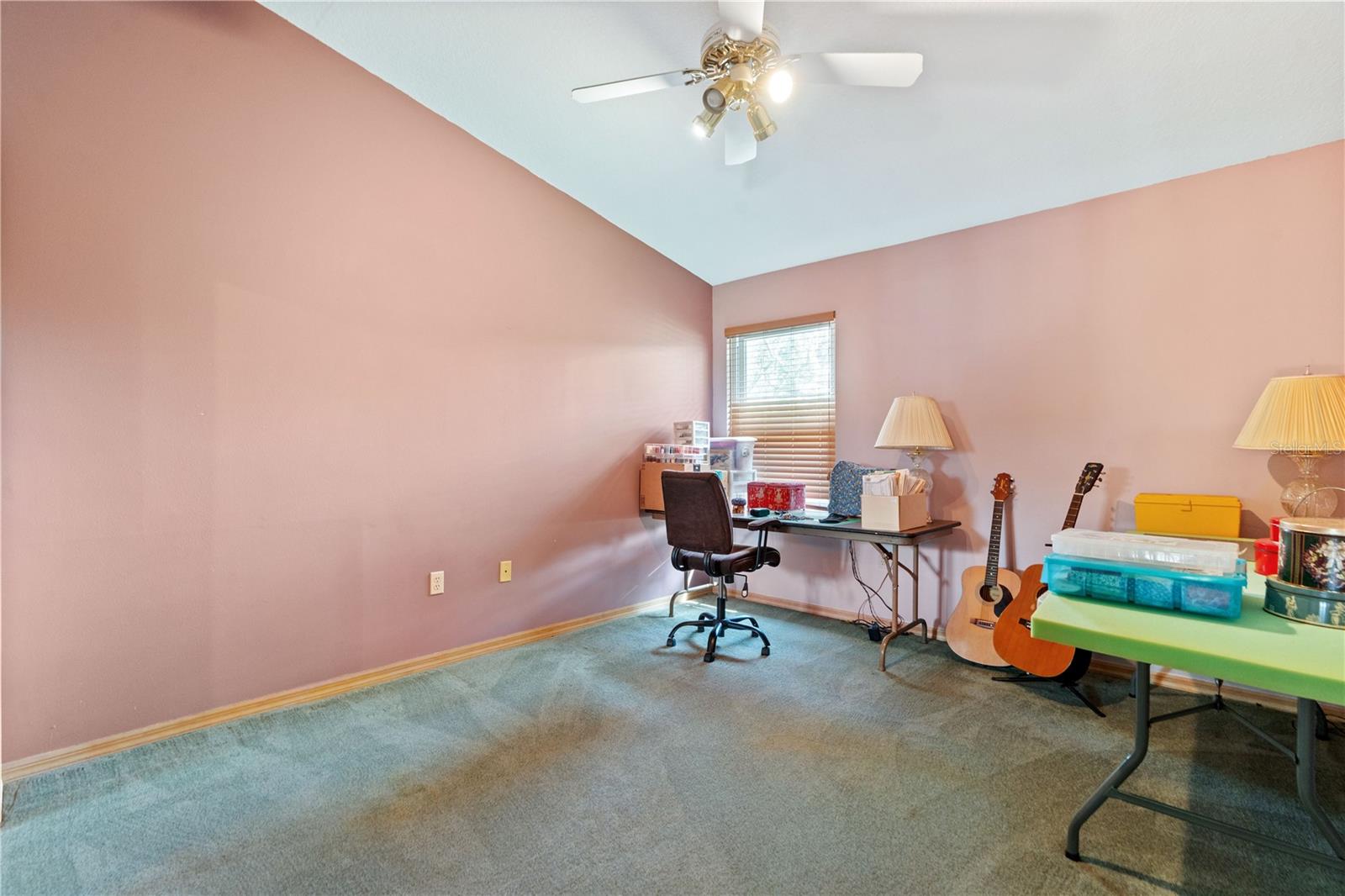 Listing photo id 23 for 8057 Moonlight Lane