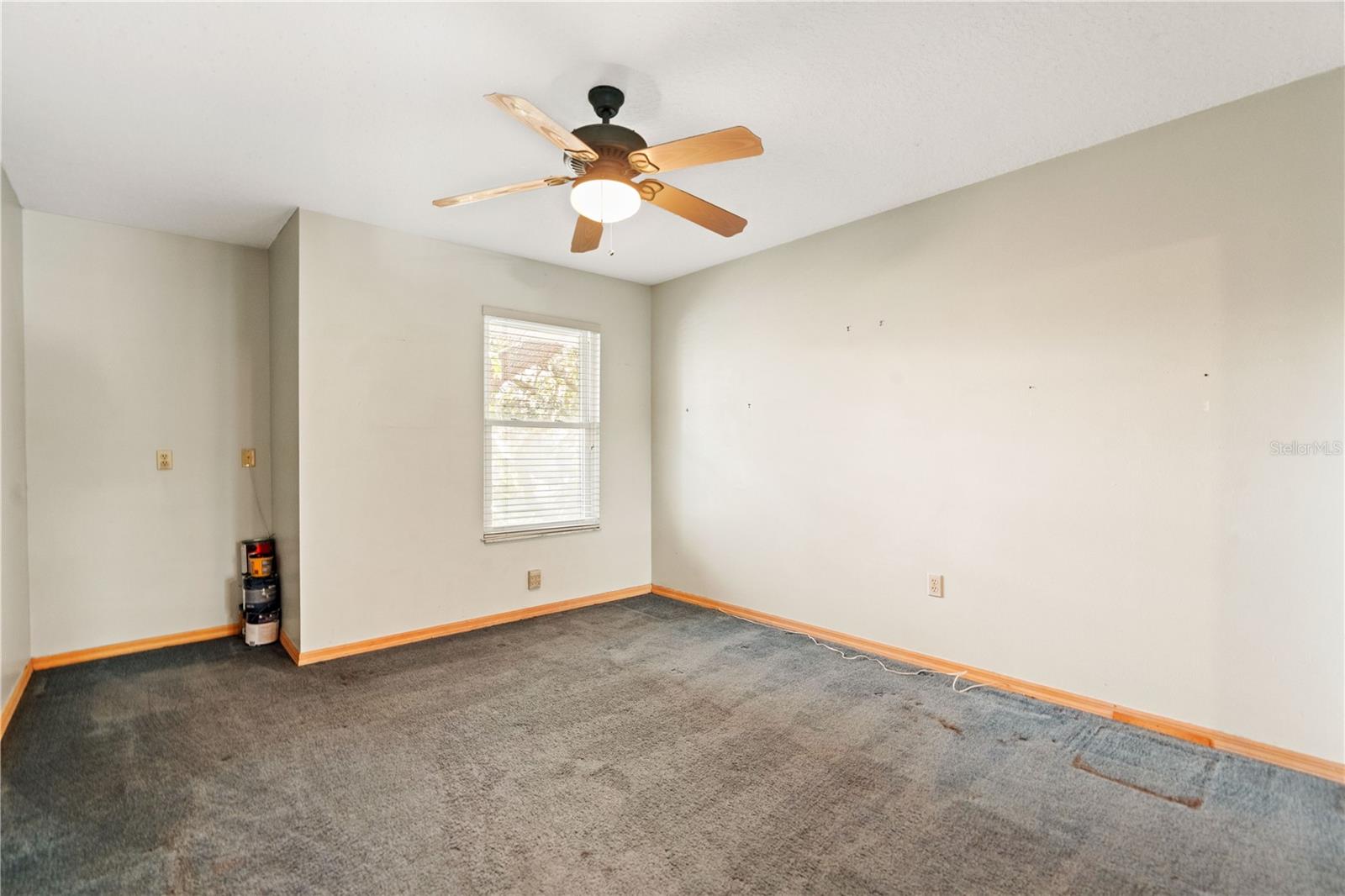 Listing photo id 25 for 8057 Moonlight Lane
