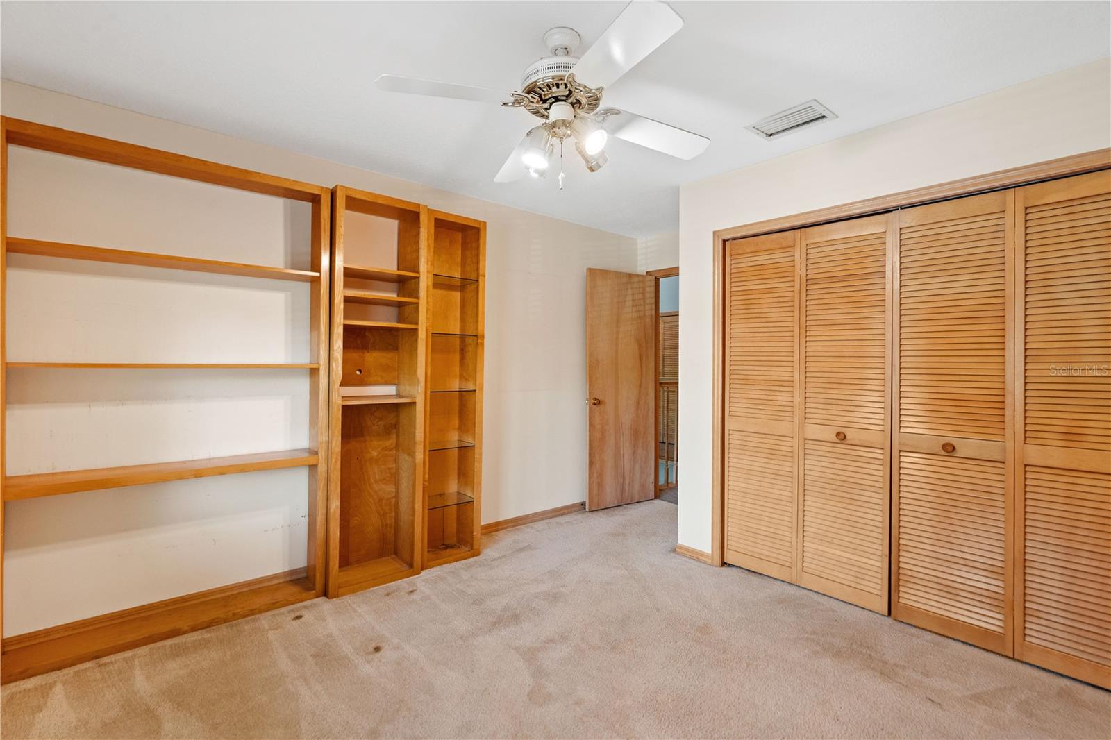 Listing photo id 29 for 8057 Moonlight Lane