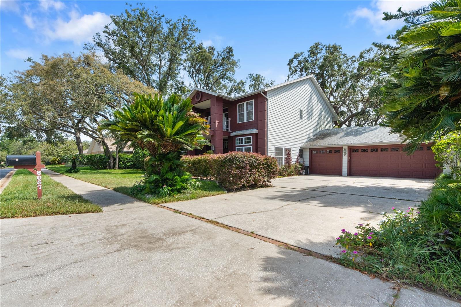 Listing photo id 32 for 8057 Moonlight Lane