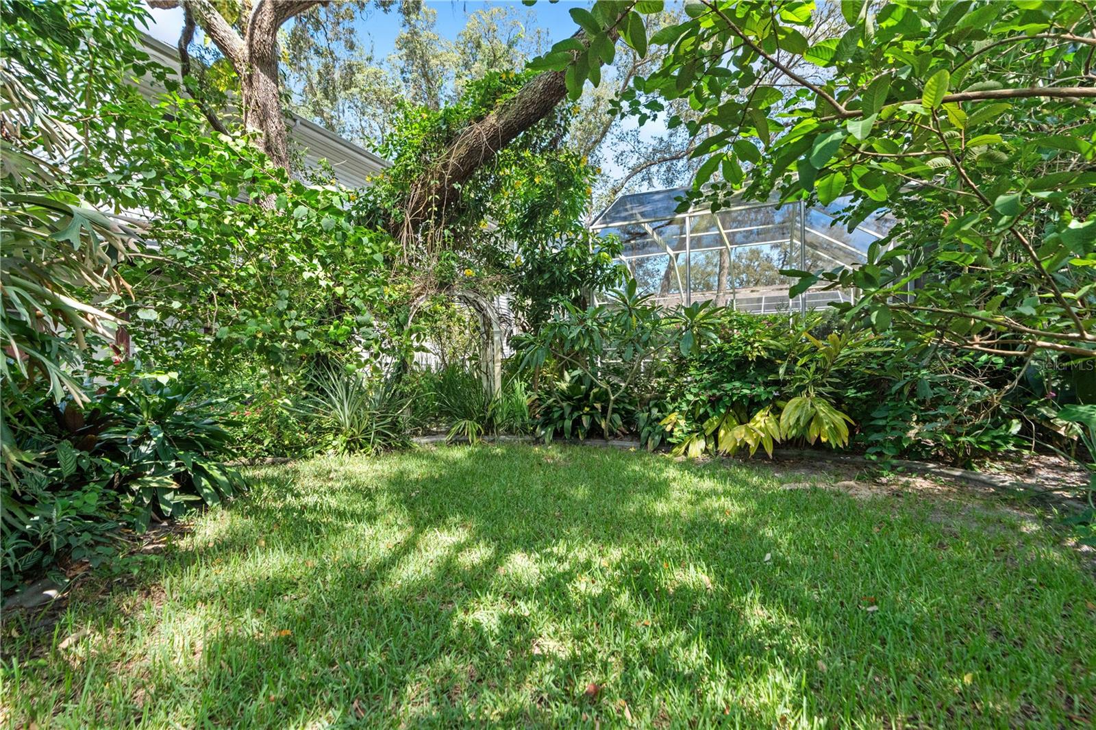Listing photo id 35 for 8057 Moonlight Lane