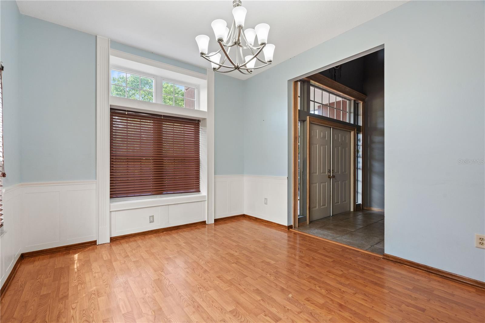 Listing photo id 2 for 8057 Moonlight Lane