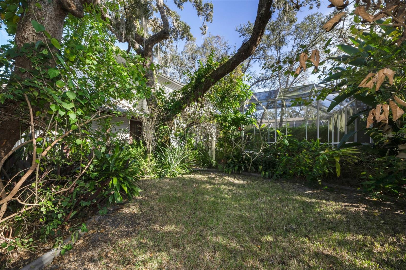 Image 63 of 82 For 8057 Moonlight Lane