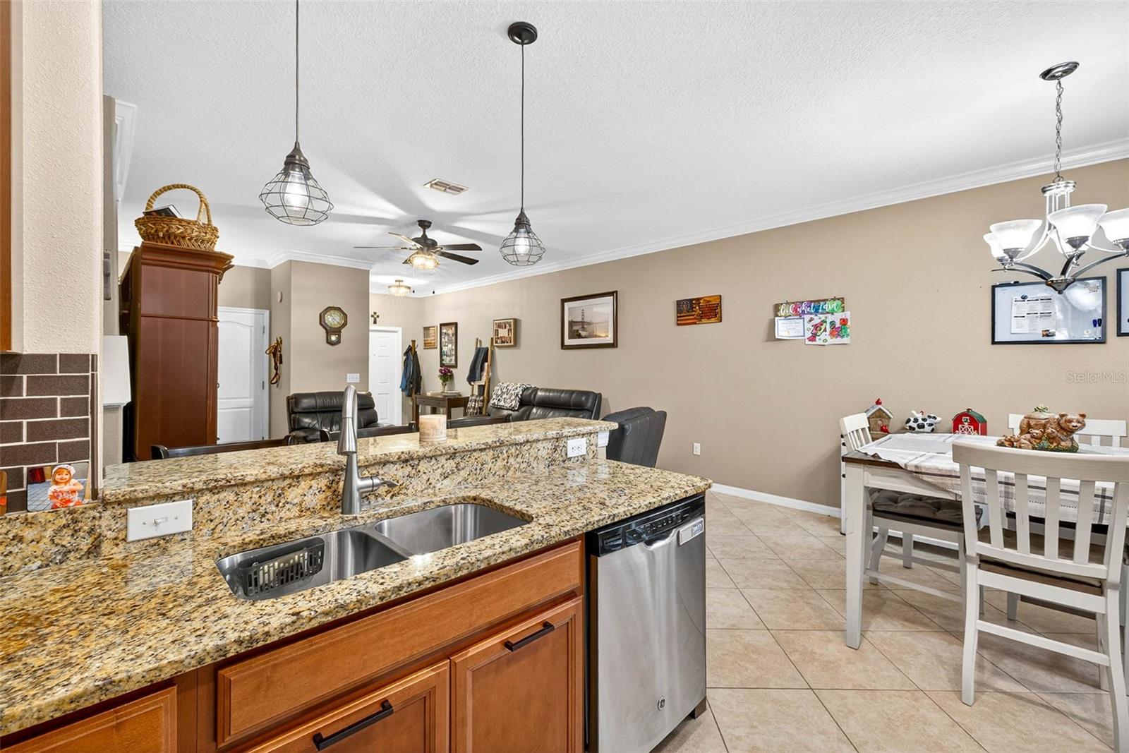 Image 13 of 38 For 11950 Greengate Drive