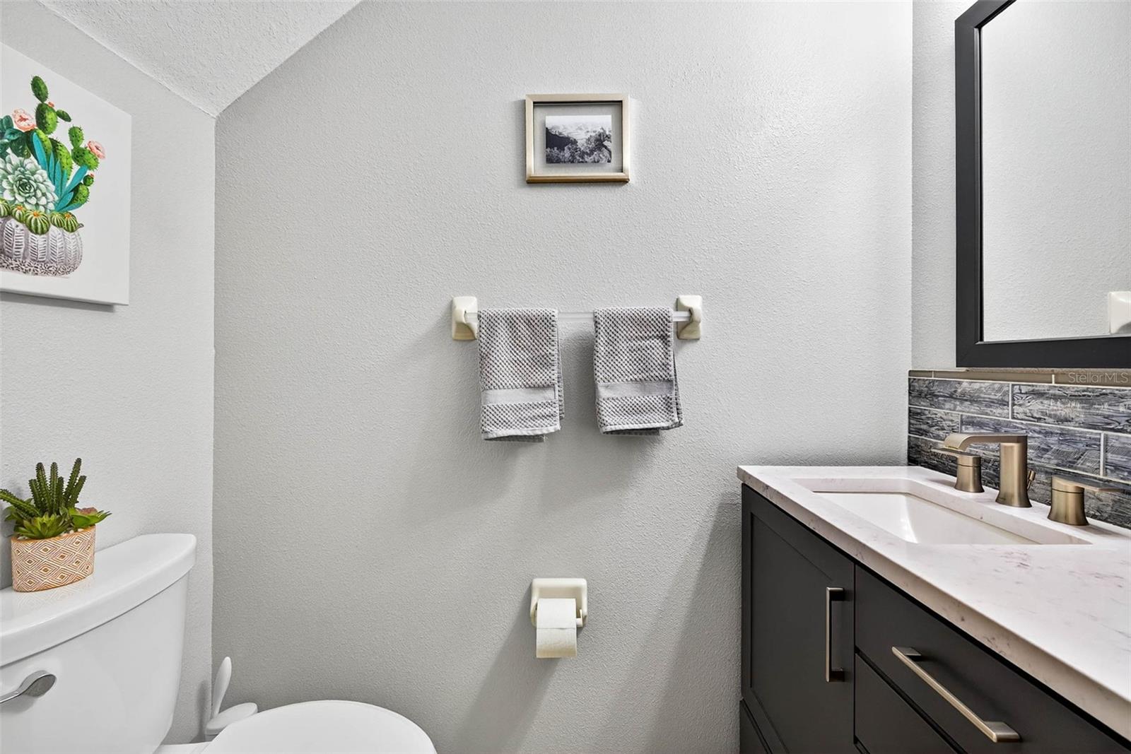 Image 16 of 38 For 11950 Greengate Drive