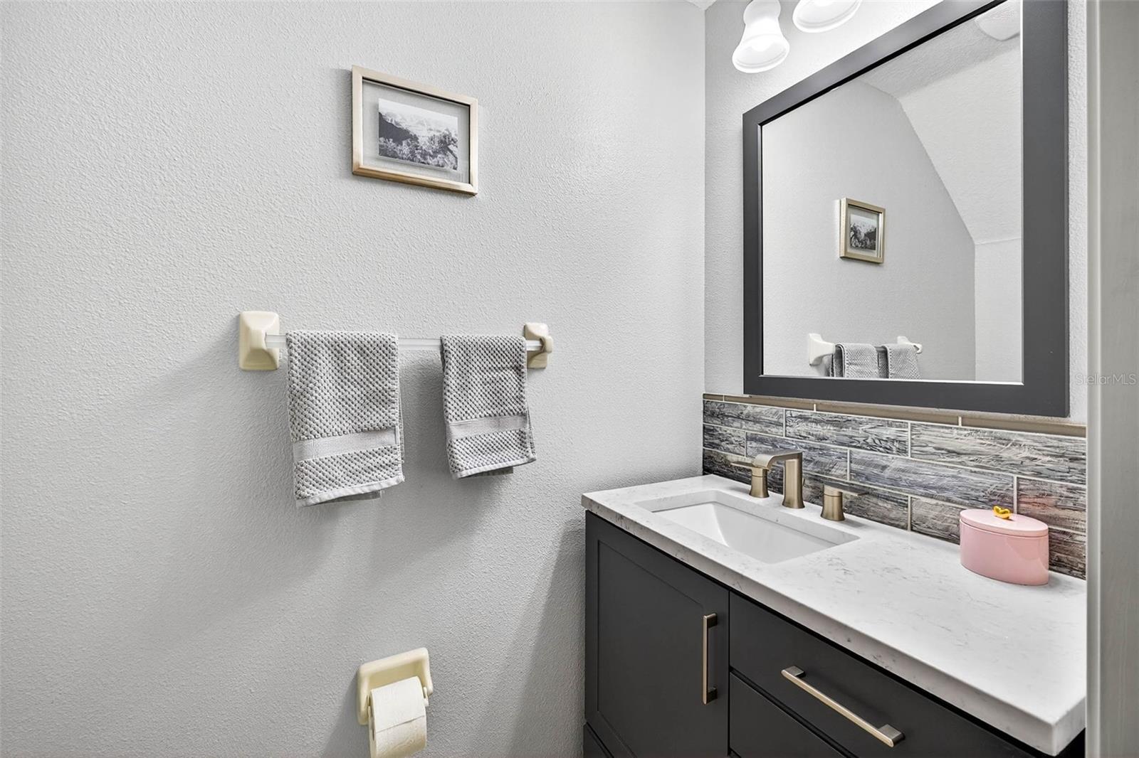 Image 17 of 38 For 11950 Greengate Drive