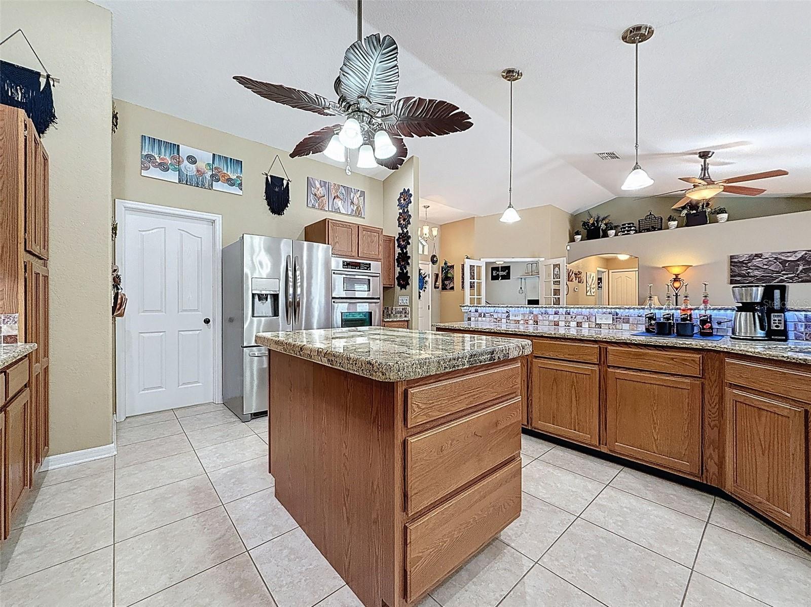 Listing photo id 20 for 18328 Maberly Road