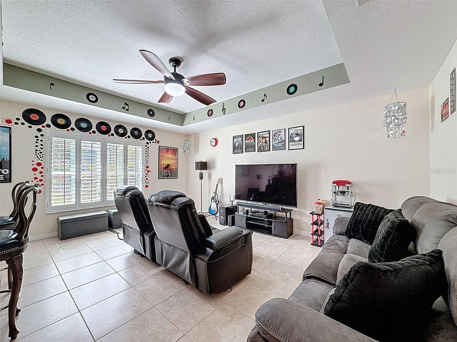 Listing photo id 26 for 18328 Maberly Road