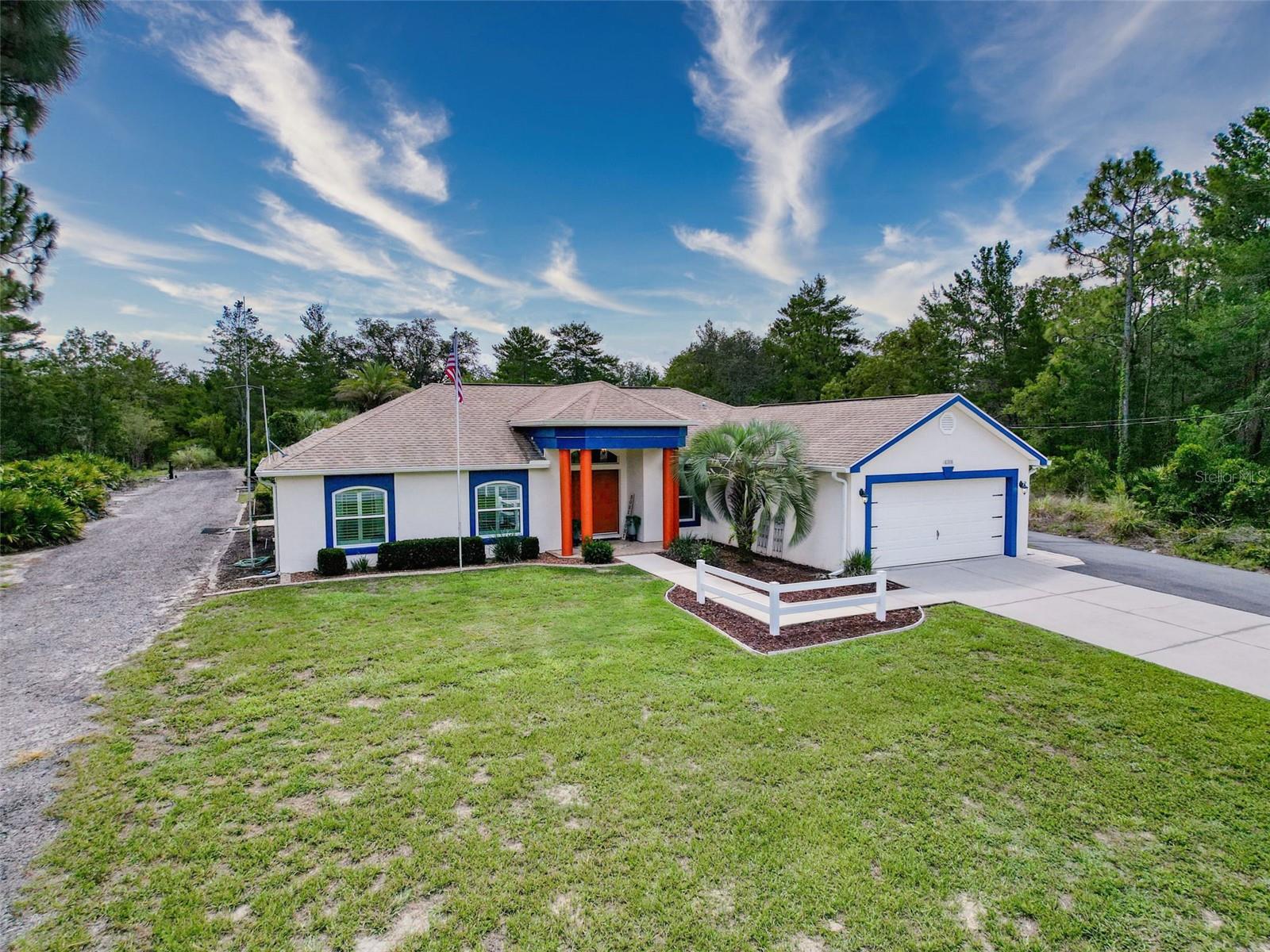 Listing photo id 1 for 18328 Maberly Road