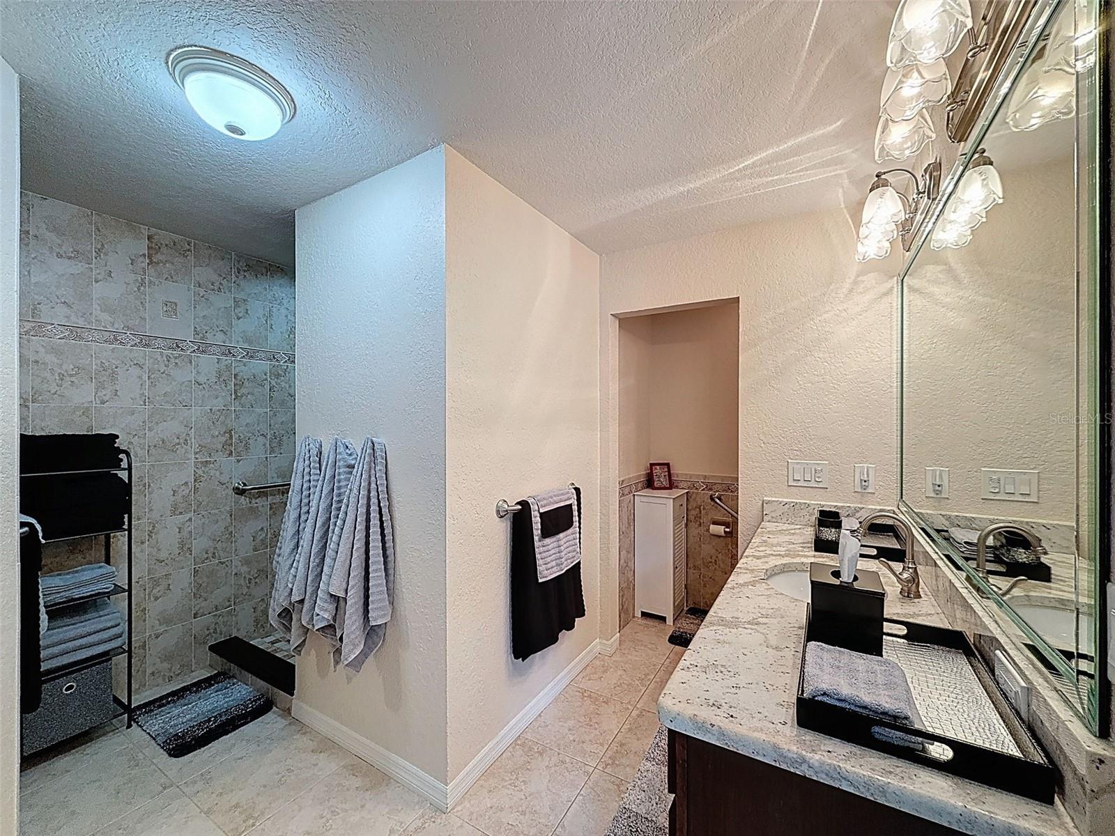 Listing photo id 33 for 18328 Maberly Road