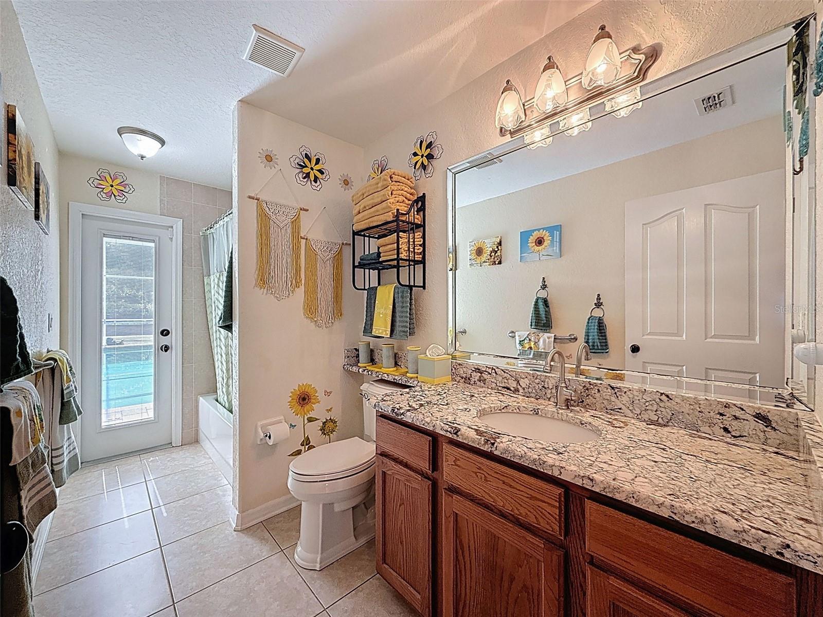 Listing photo id 40 for 18328 Maberly Road