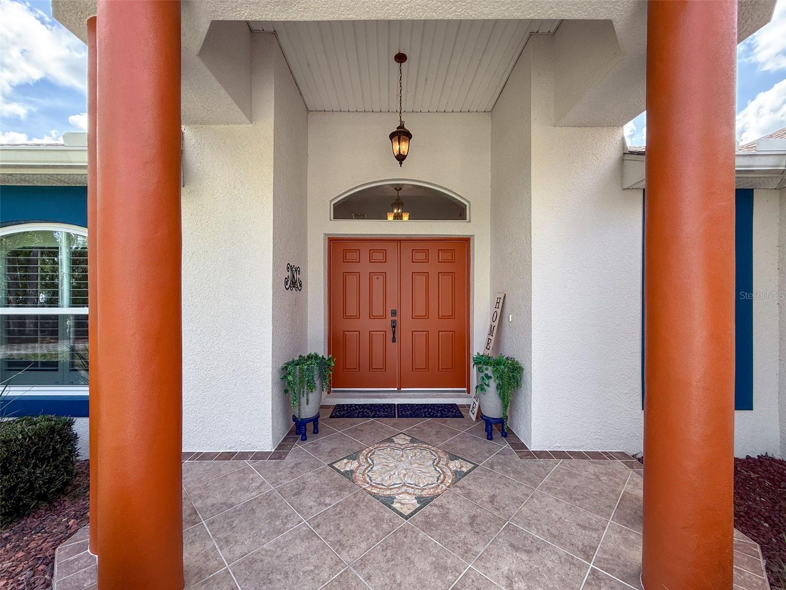 Listing photo id 3 for 18328 Maberly Road