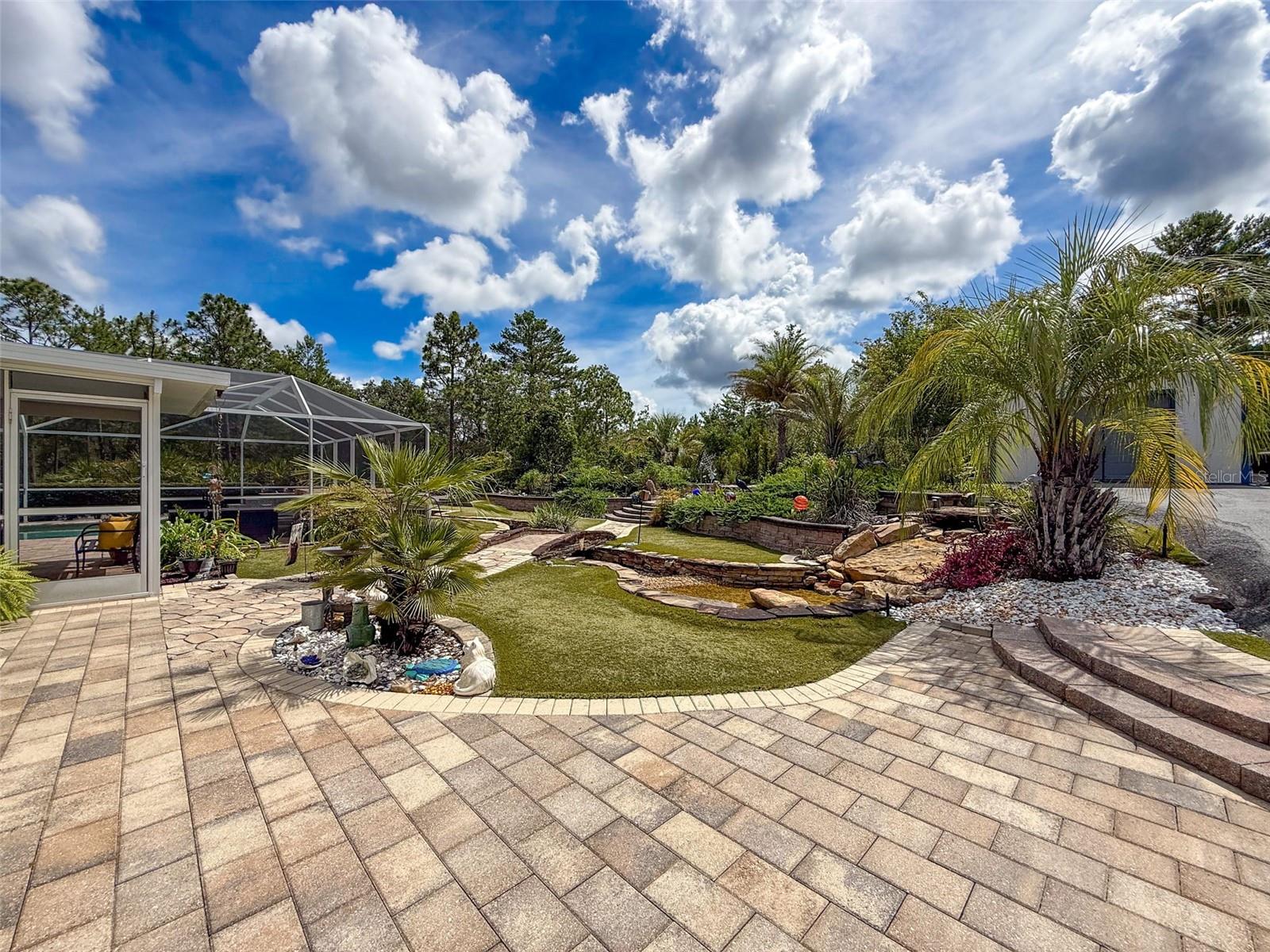 Listing photo id 57 for 18328 Maberly Road