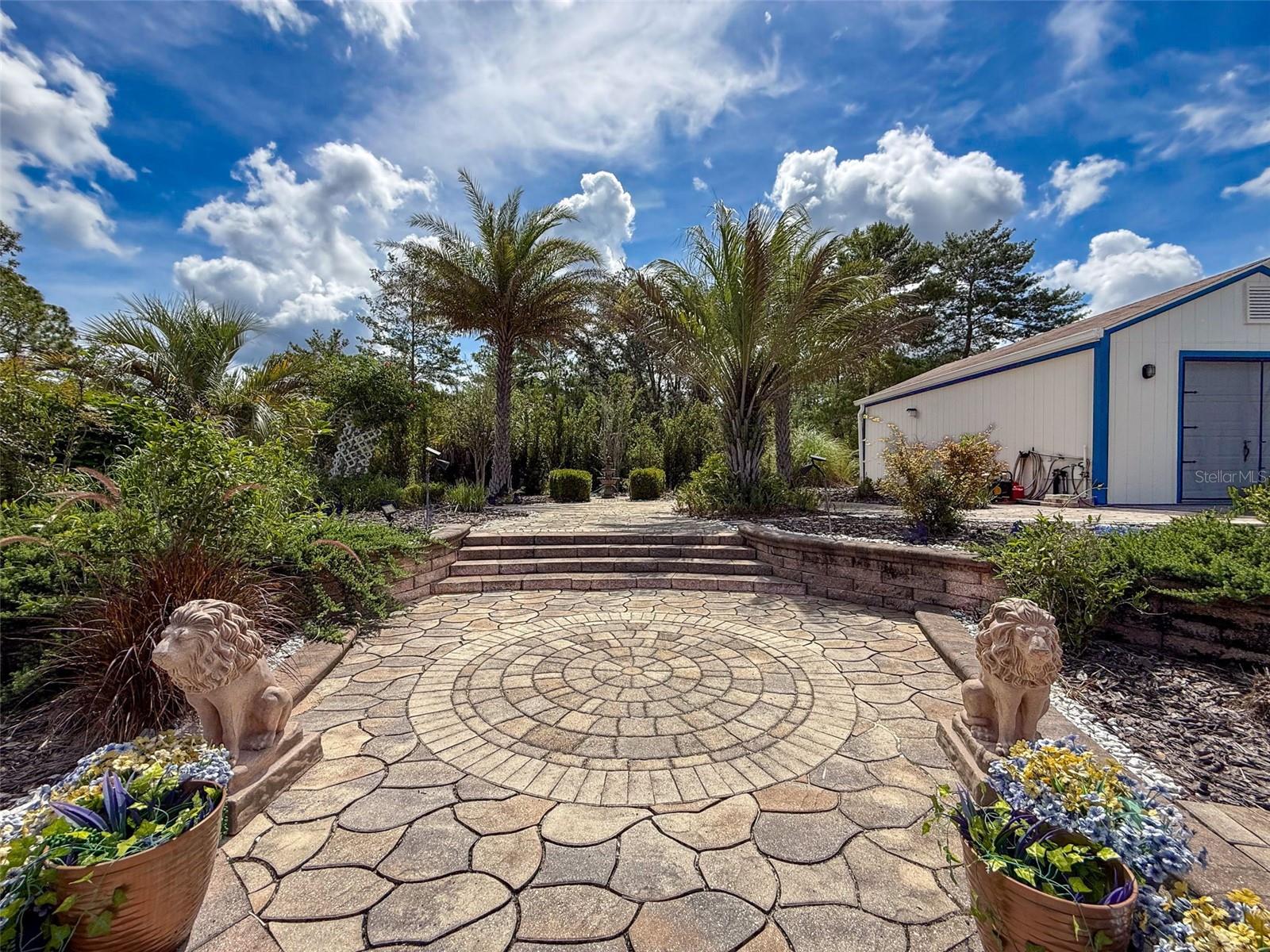 Listing photo id 61 for 18328 Maberly Road