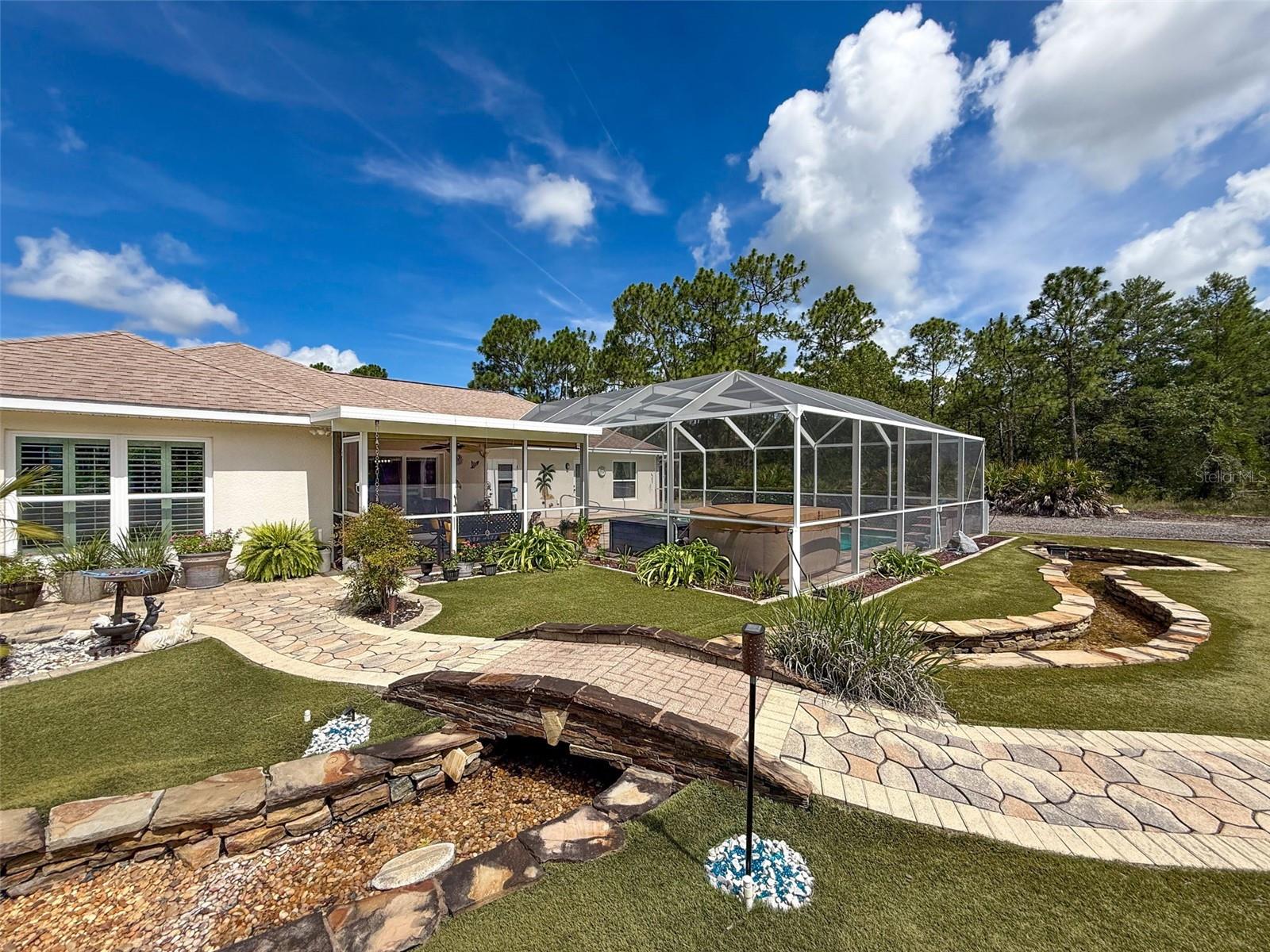 Listing photo id 66 for 18328 Maberly Road